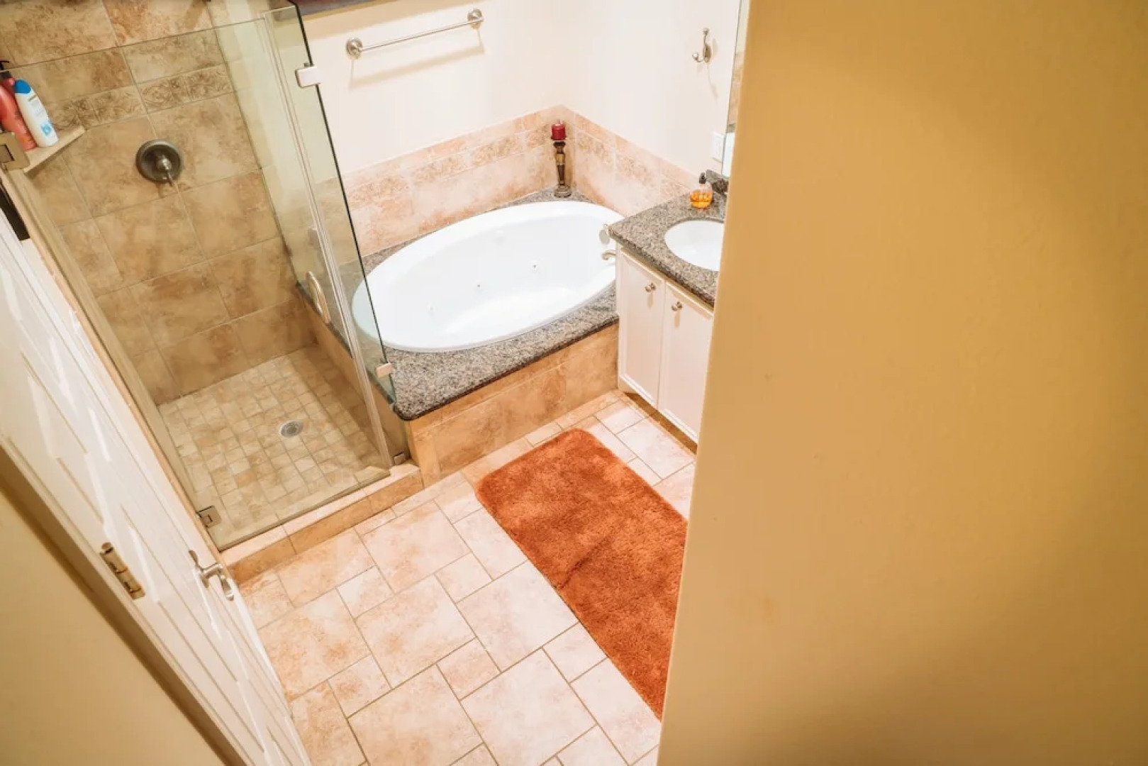 Spacious Kemah Boardwalk Townhome