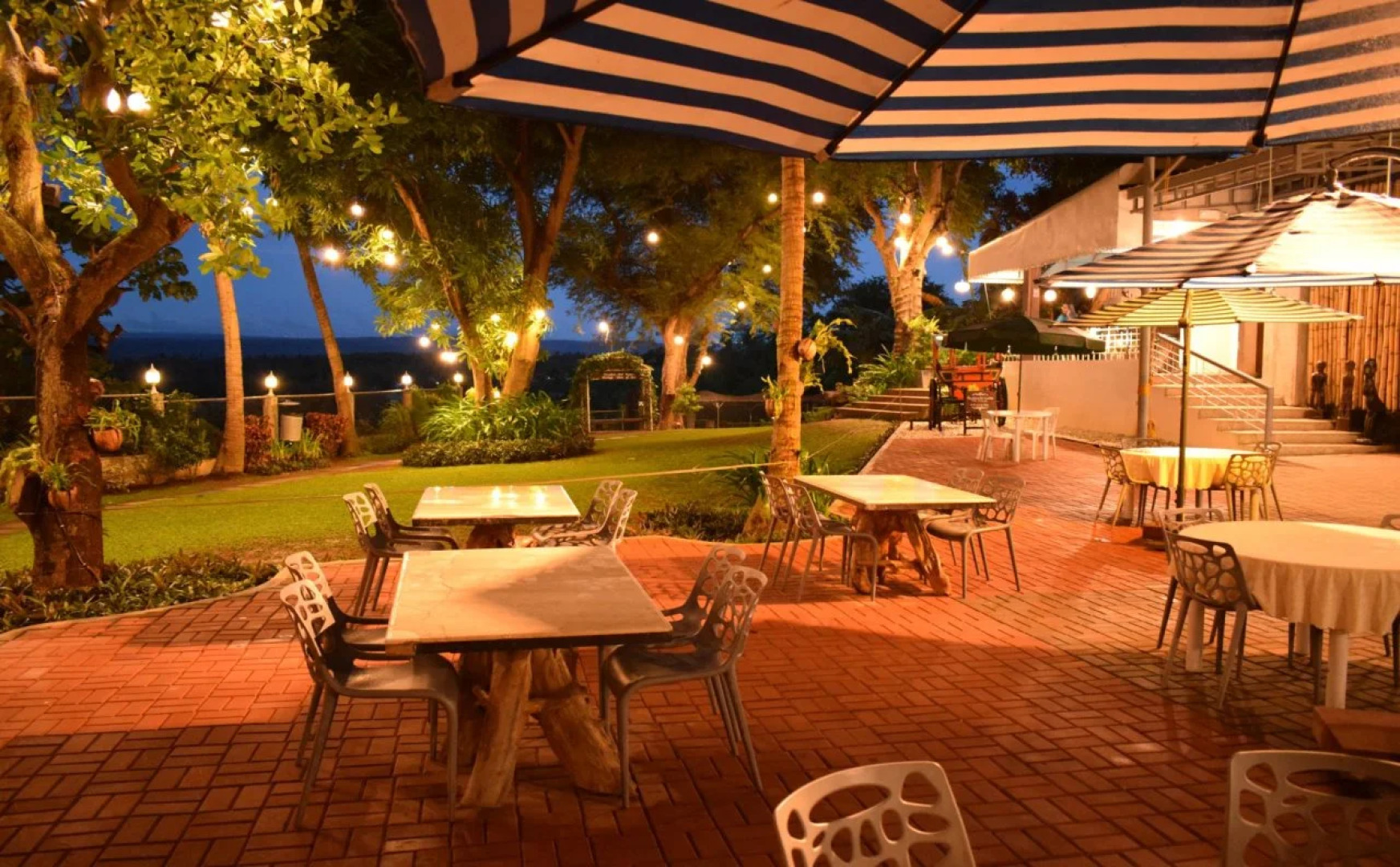 Paradores Del Castillo