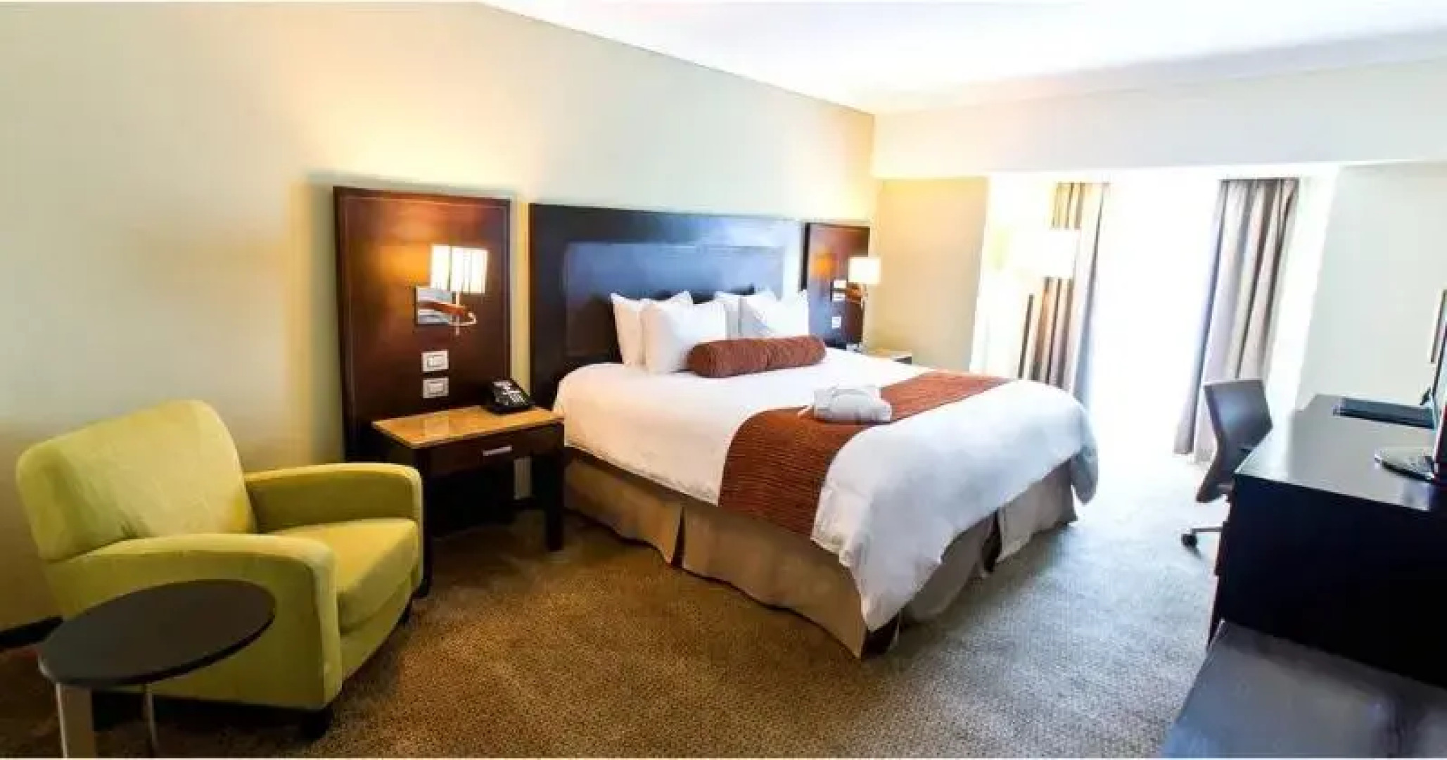 Tibisay Hotel del Lago