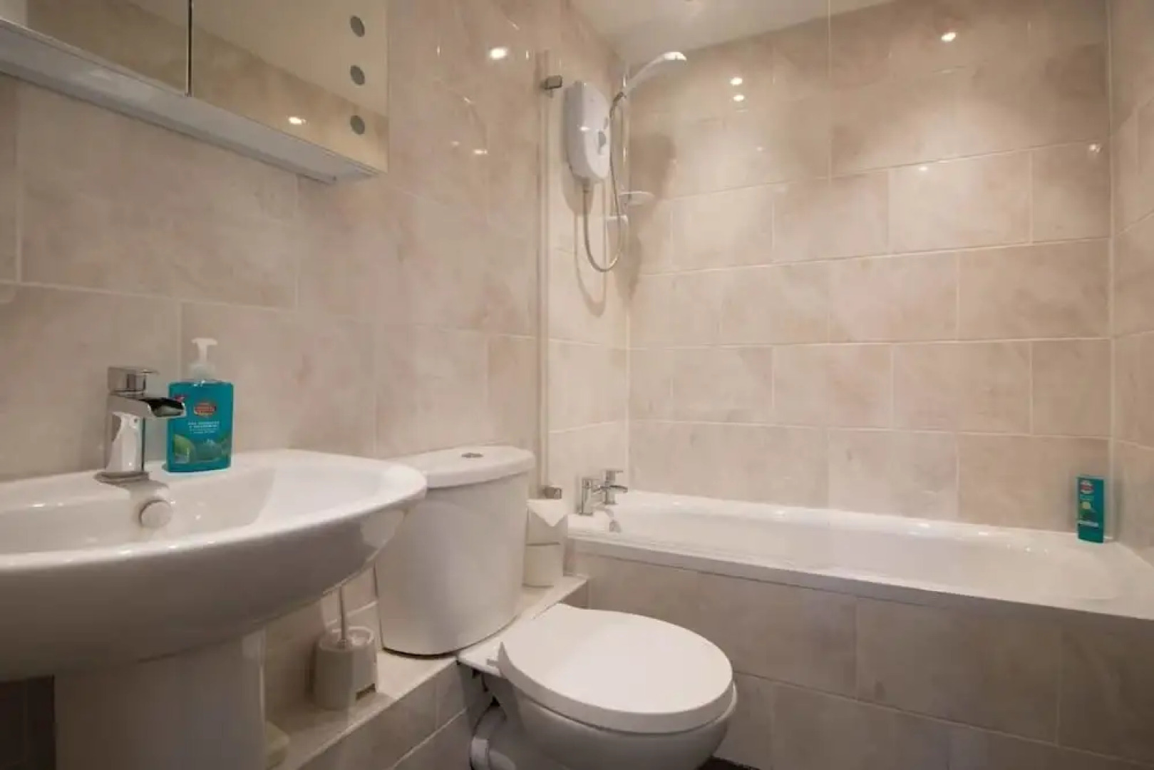 Elegant Georgian 1 Bed Apartment in Herne Bay