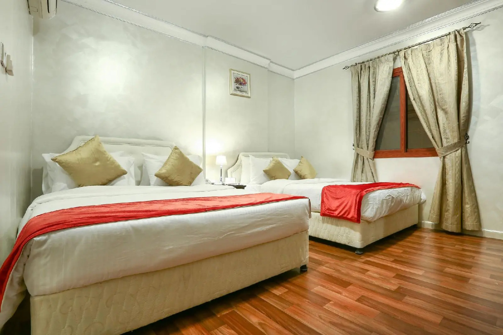 La Villa Suites Hotel