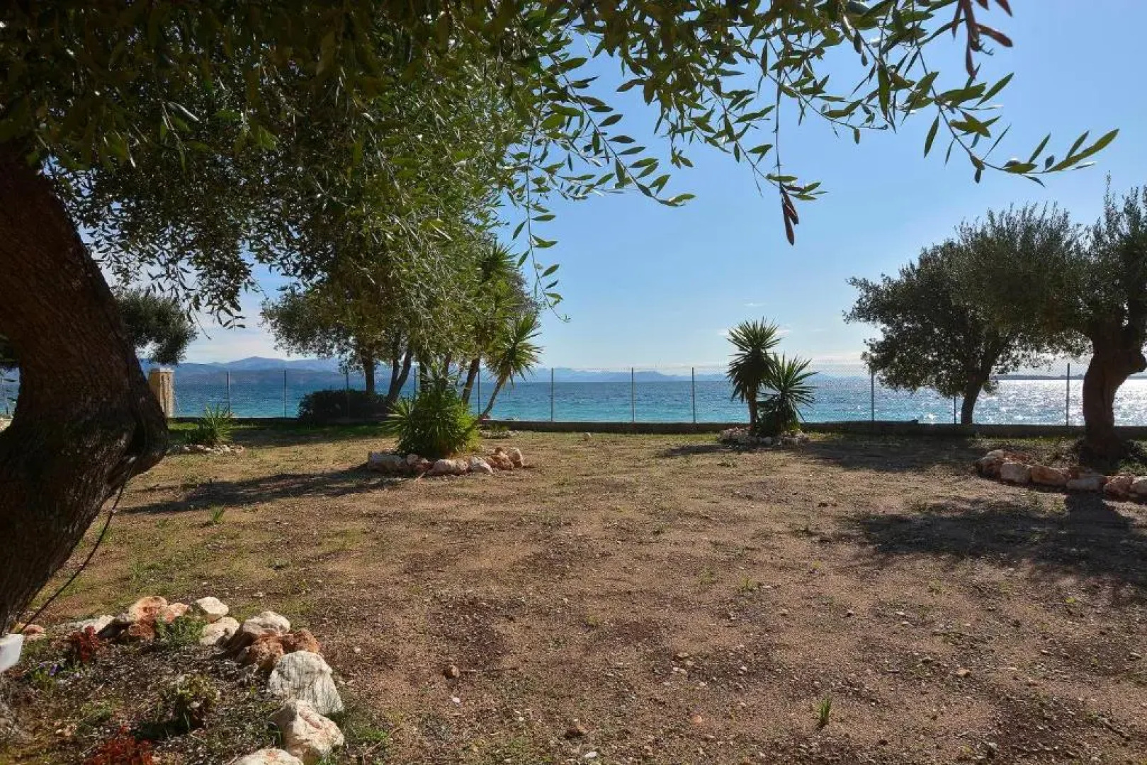 Renata Rooms & Studios