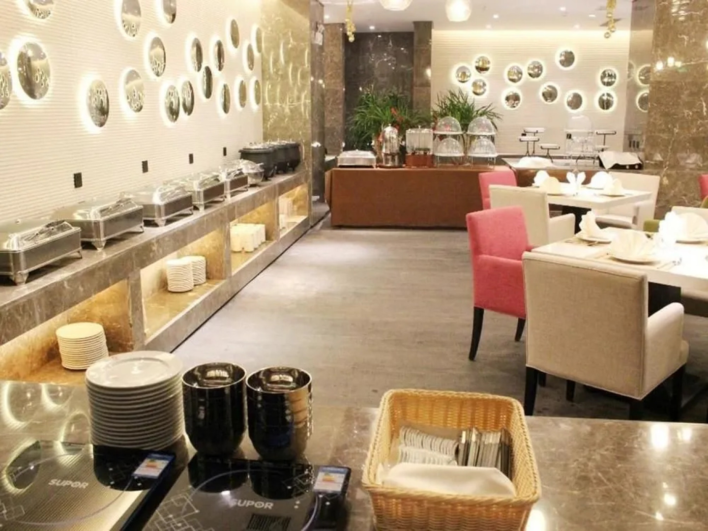 Maritime Hotel (Zhengzhou Century Amusement Park Zhongyuan Tower)