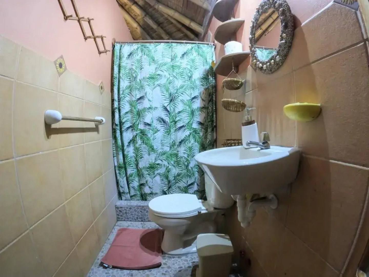 Balsa Surf Camp by Rotamundos