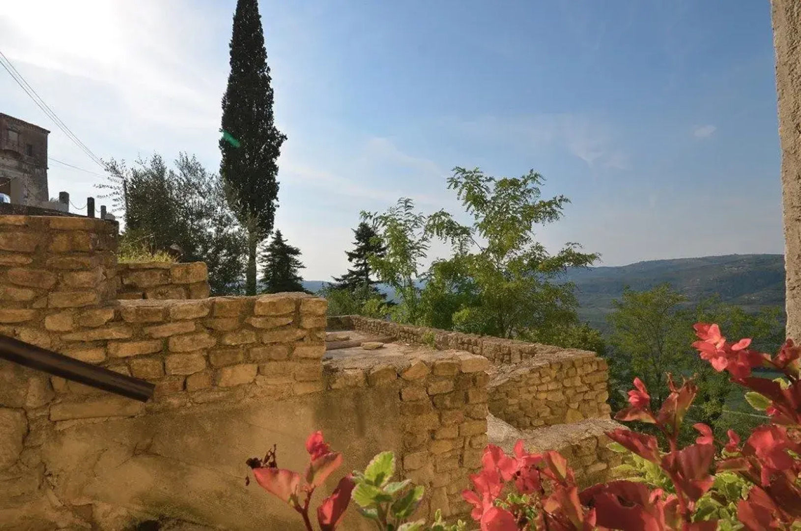 Bella Vista Apartments