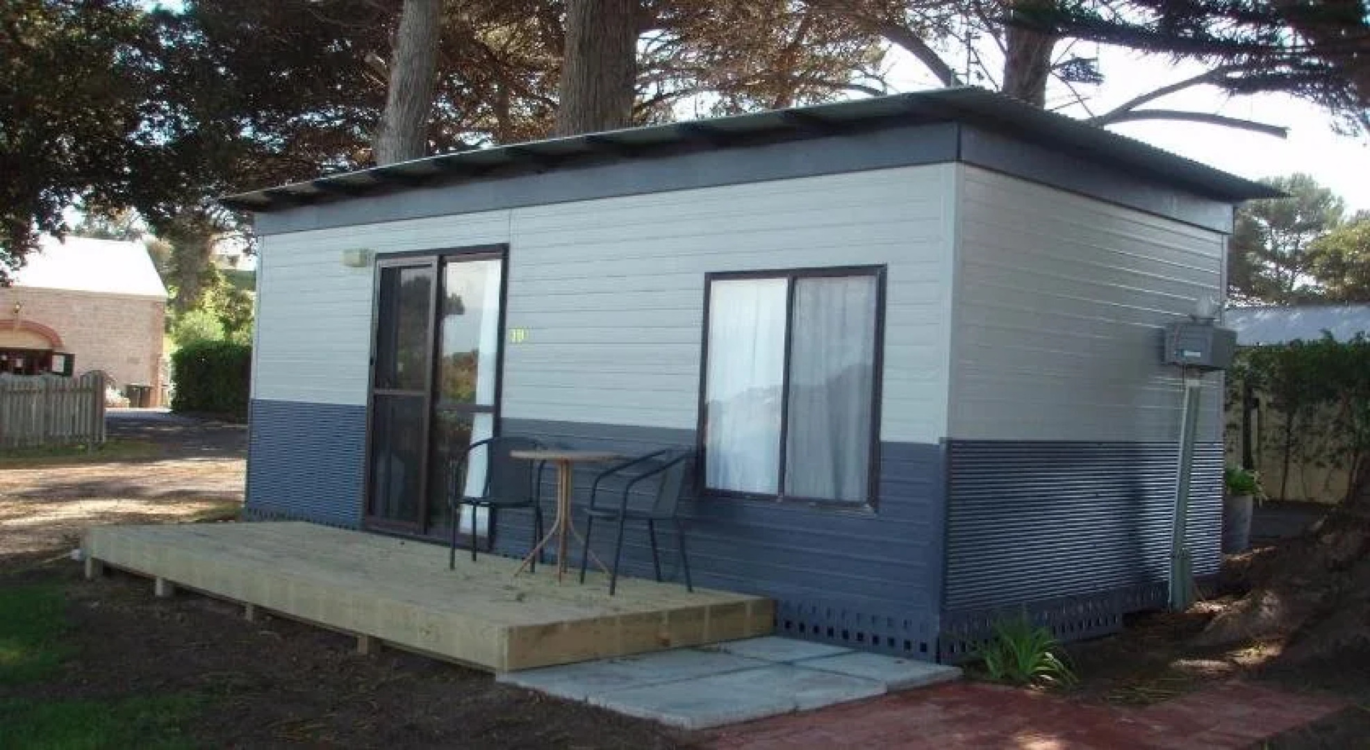 Lakeside Tourist Park