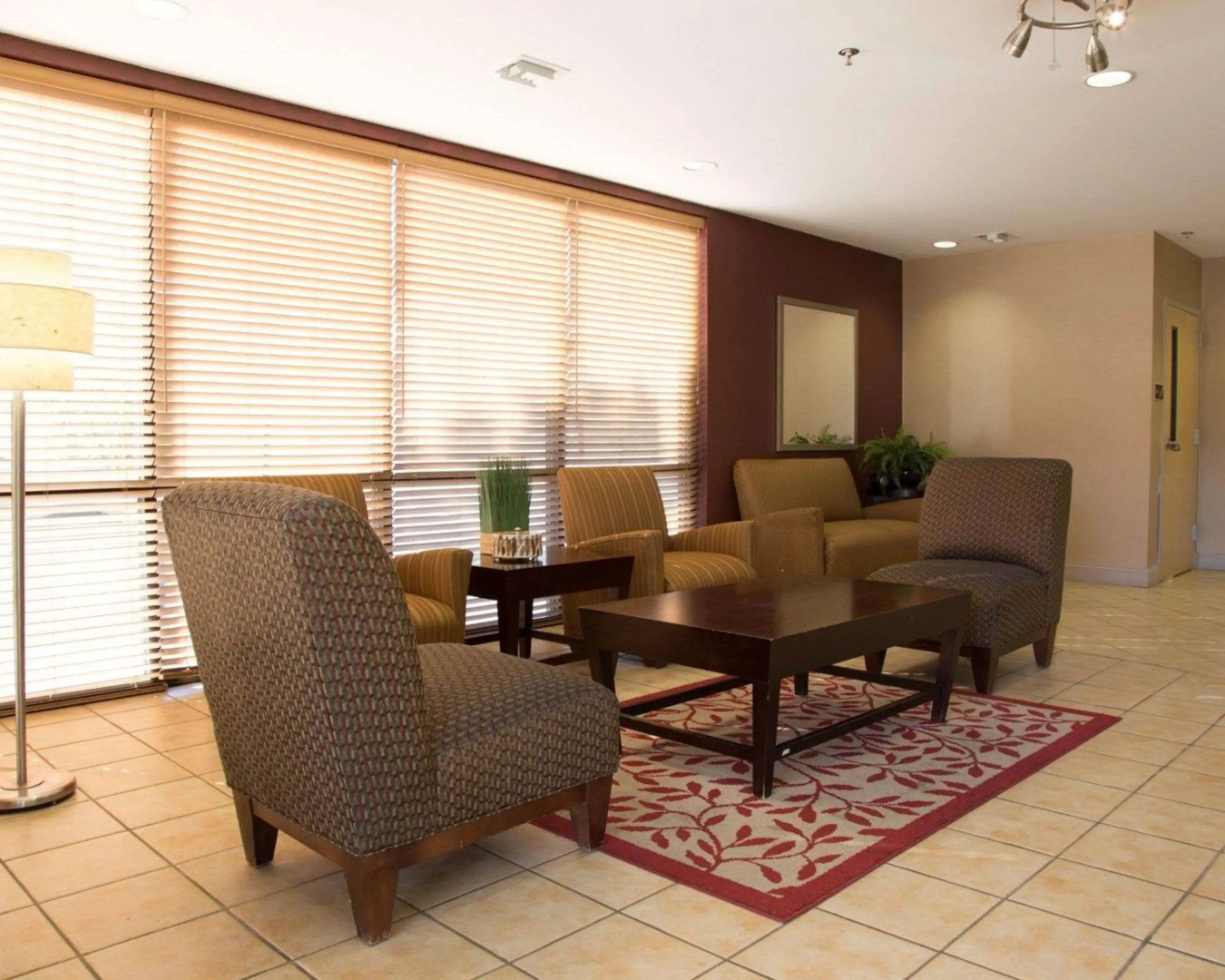 Comfort Suites Fultondale I-65 near I-22