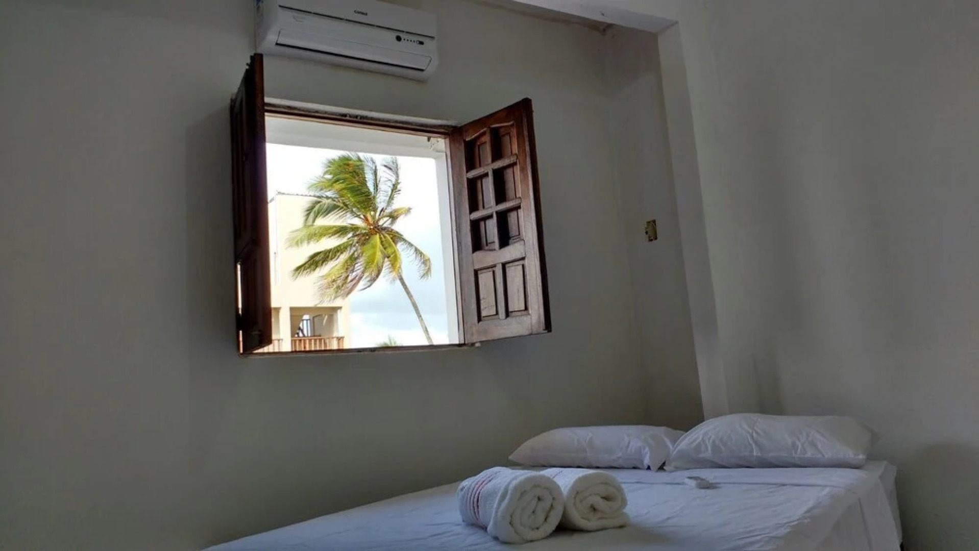 Silva Flats Residence