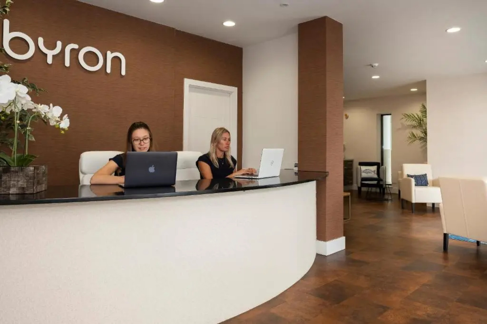 16 Woolacombe - Indoor Pool & 4 min walk to Beach!