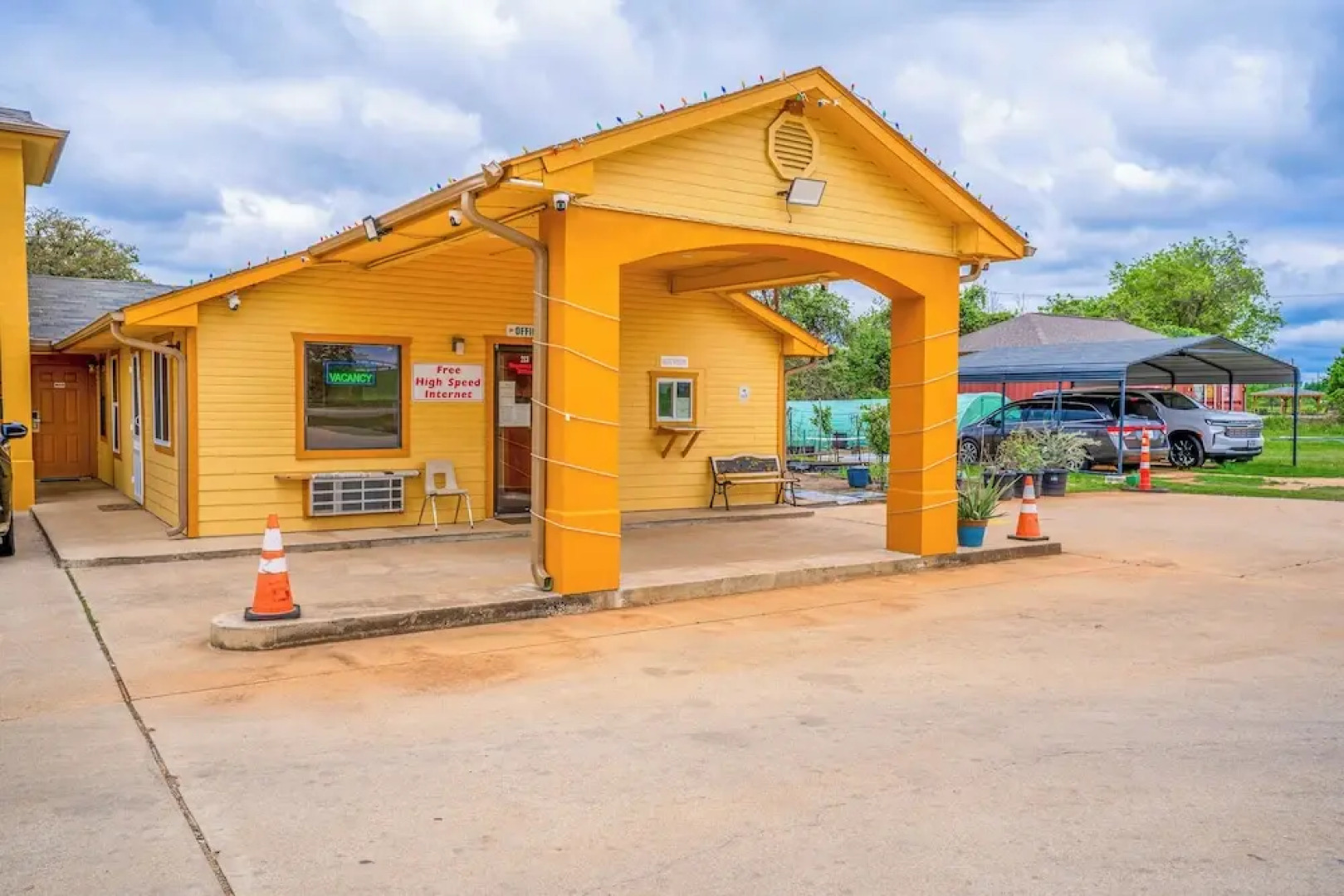 Regency Inn By OYO Rockdale TX