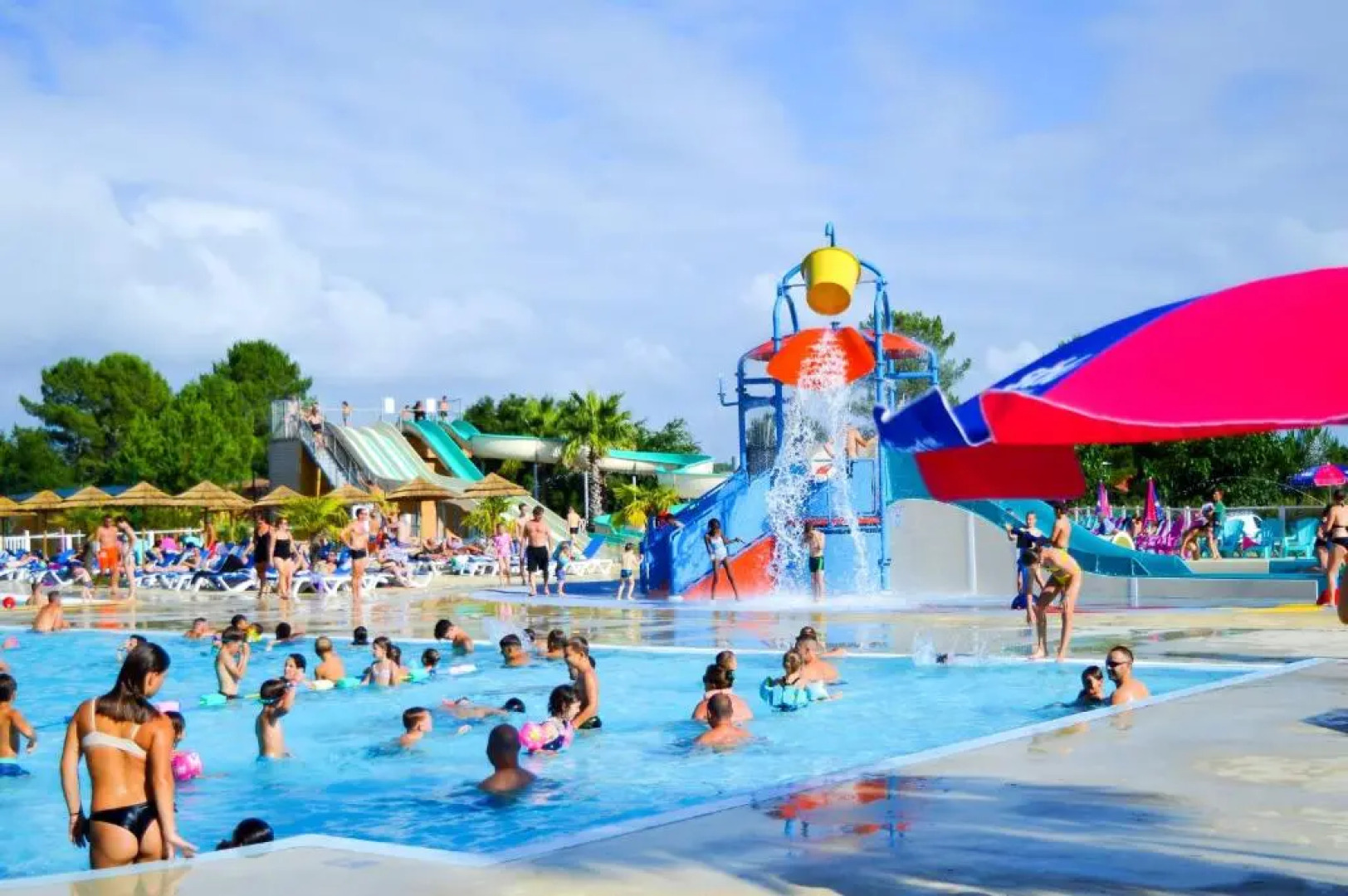 Bungalow de 2 chambres avec piscine partagee jardin amenage et wifi a Saint Julien en Born a 4 km de la plage