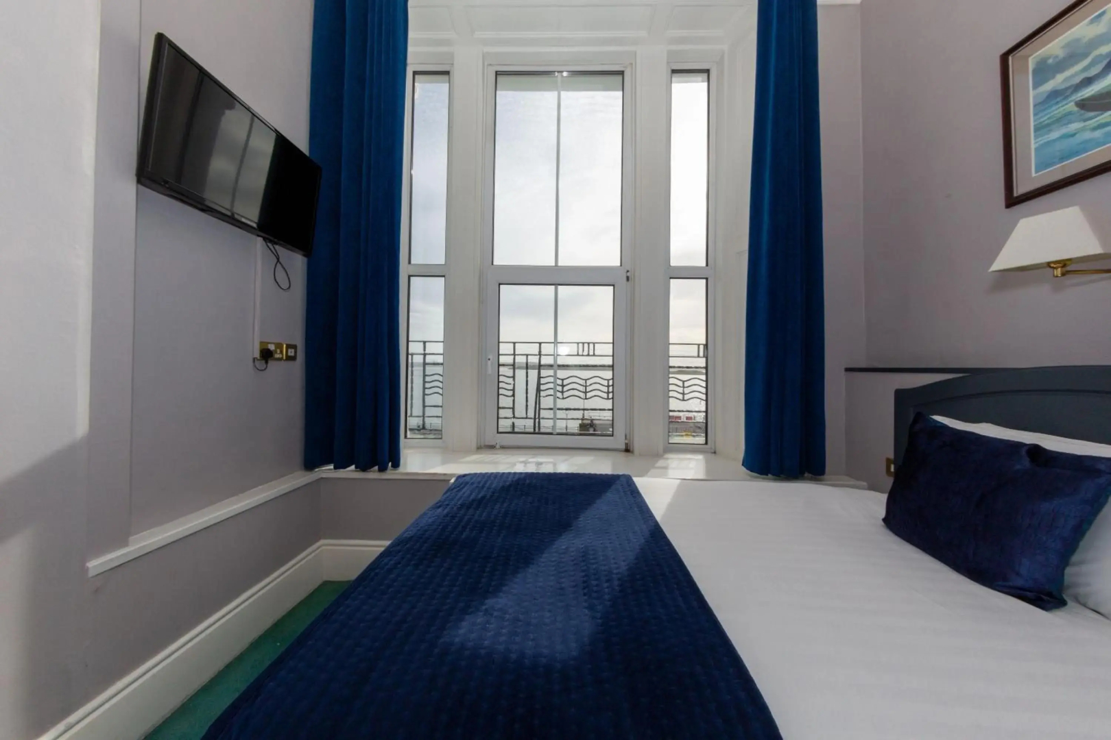 Commodore Hotel