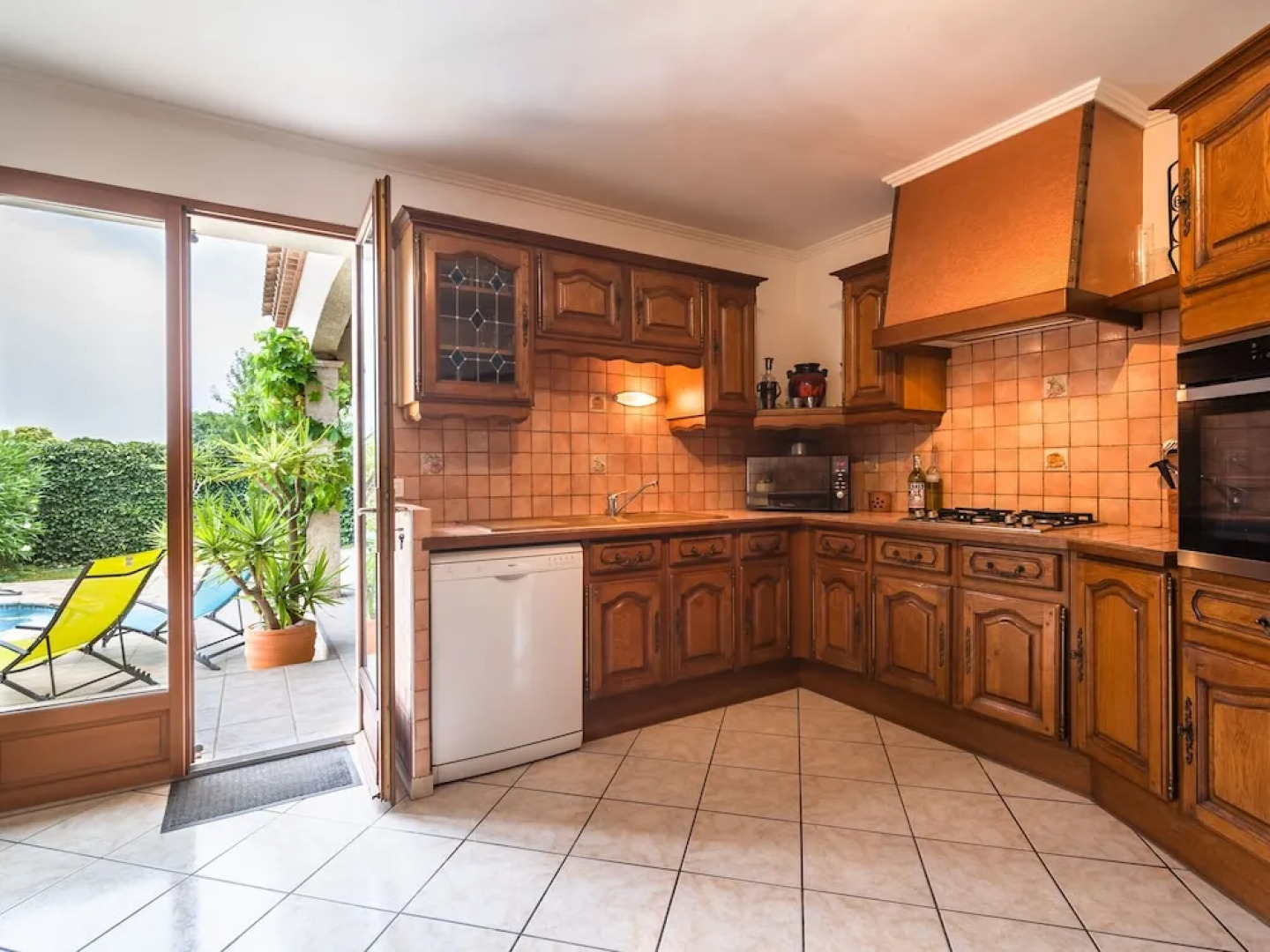 Superb Villa in Olonzac With Swimming Pool, Close to Lake