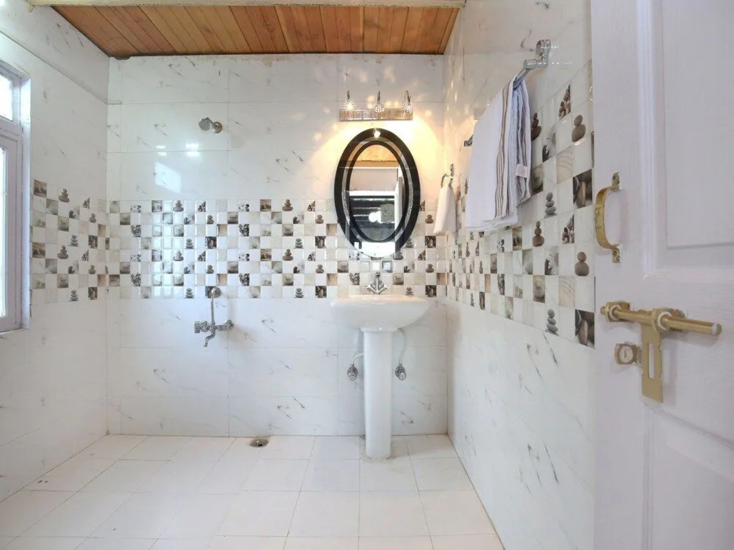 OYO 9346 Home Spacious 4BHK Valley View Fagu