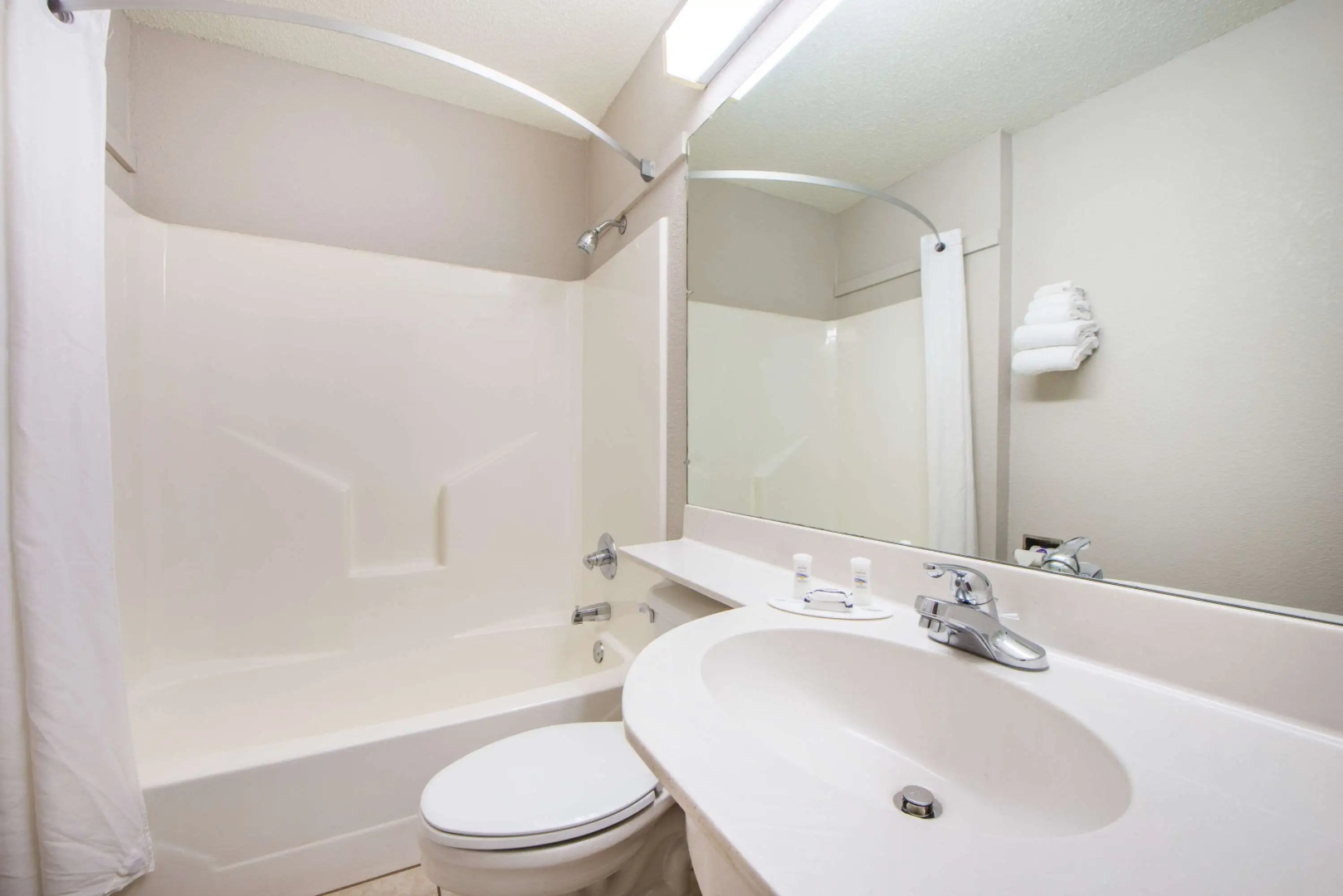 Microtel Inn & Suites by Wyndham Claremore
