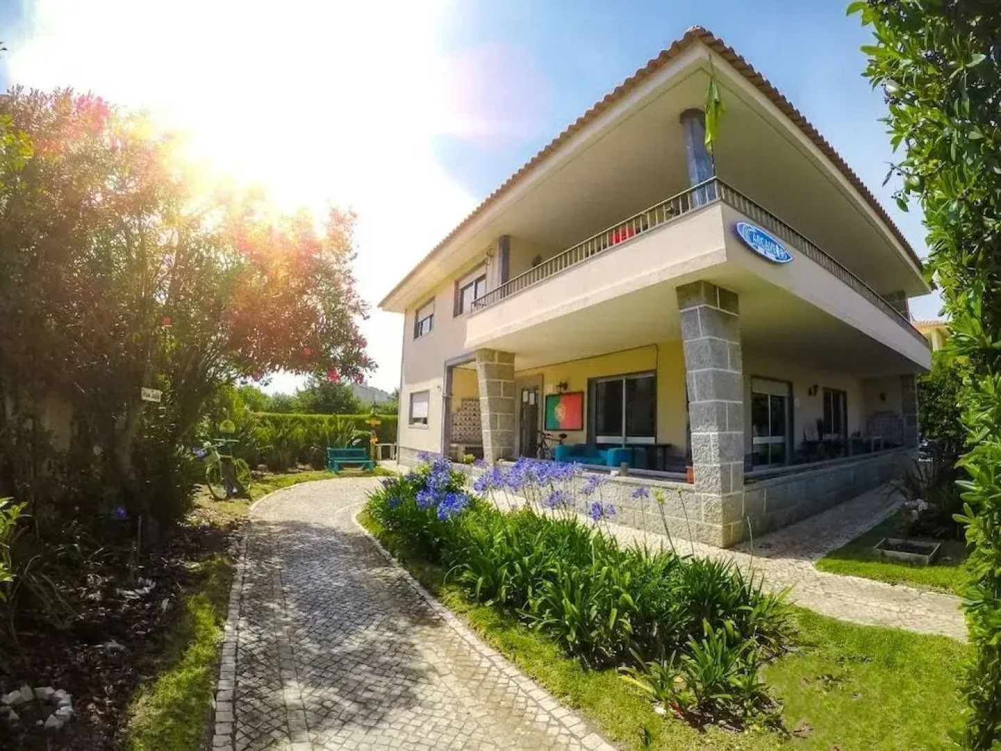 Carcavelos Beach Hostel