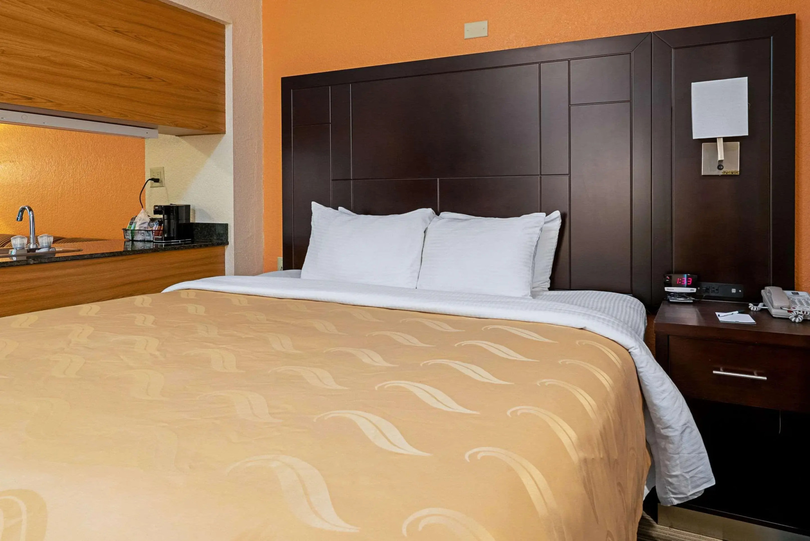 Quality Inn & Suites Robbinsville