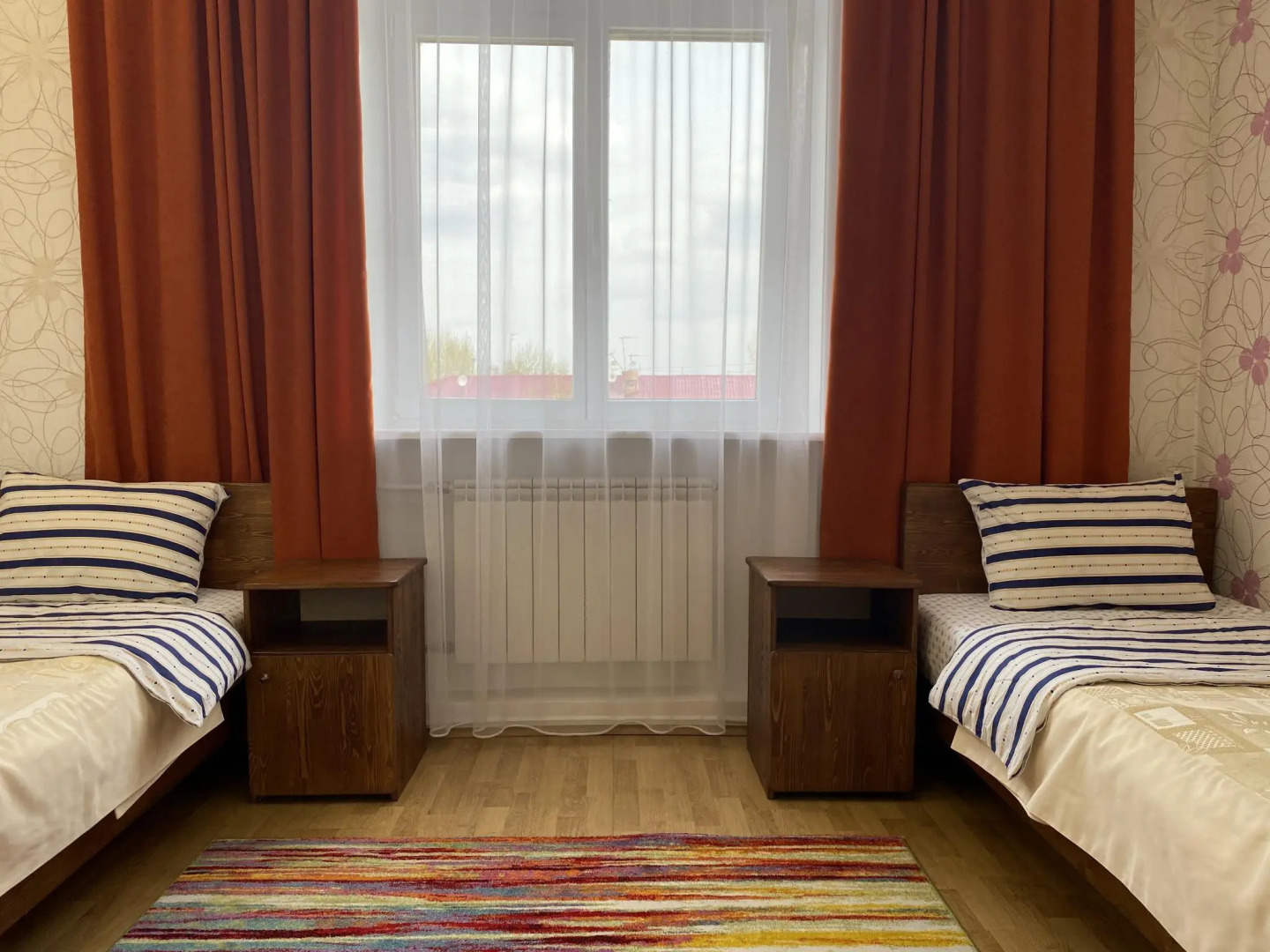 Гости на улице Ленина