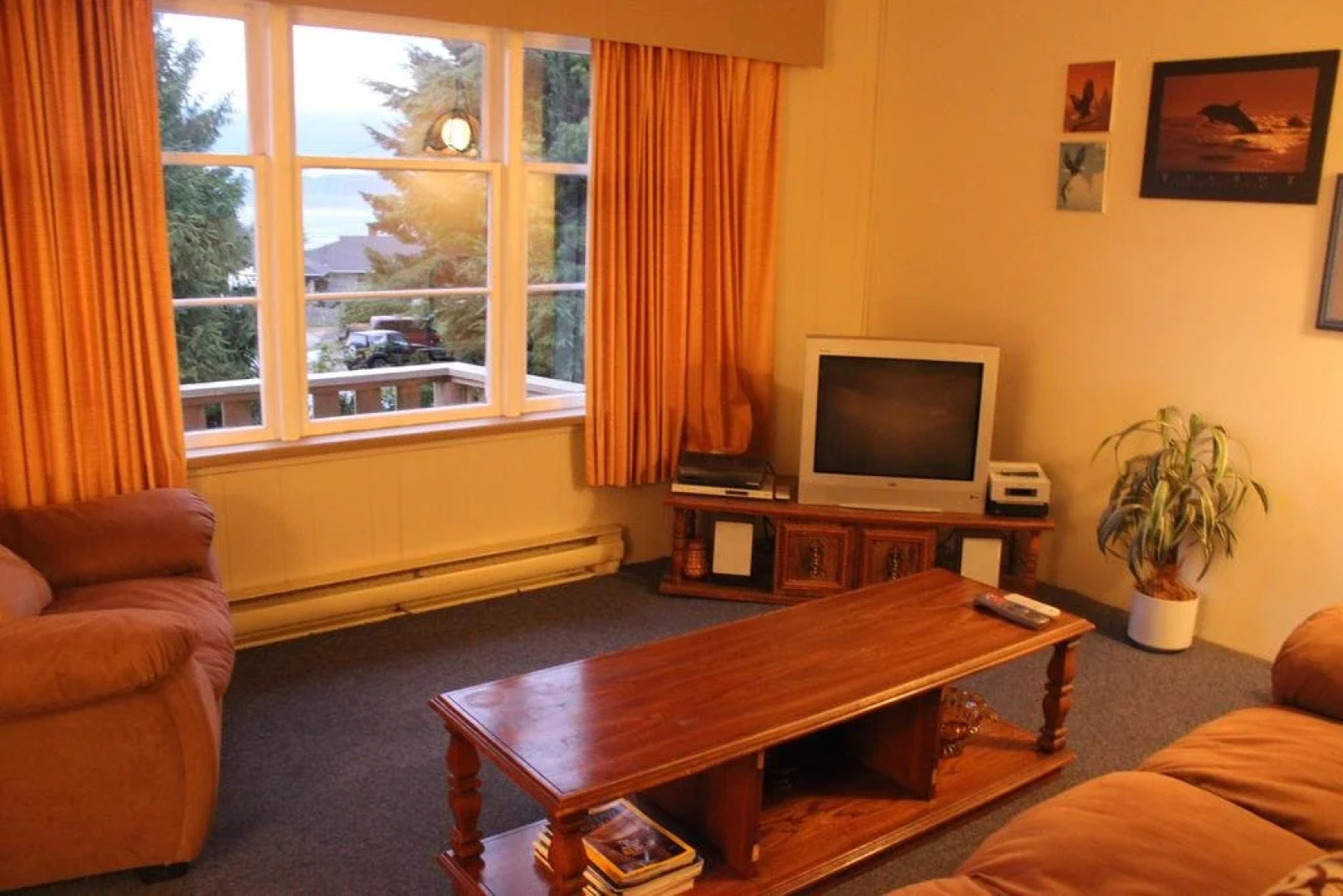 Port Renfrew Country Cottage