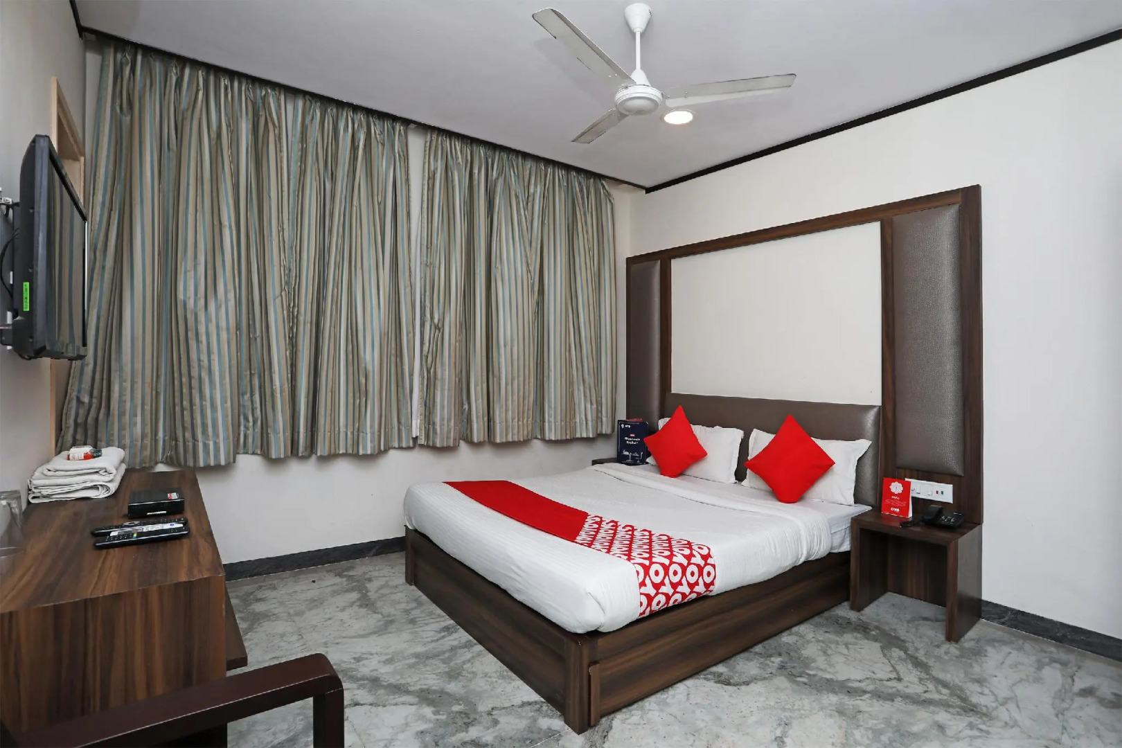 OYO 15966 Hotel Shivam