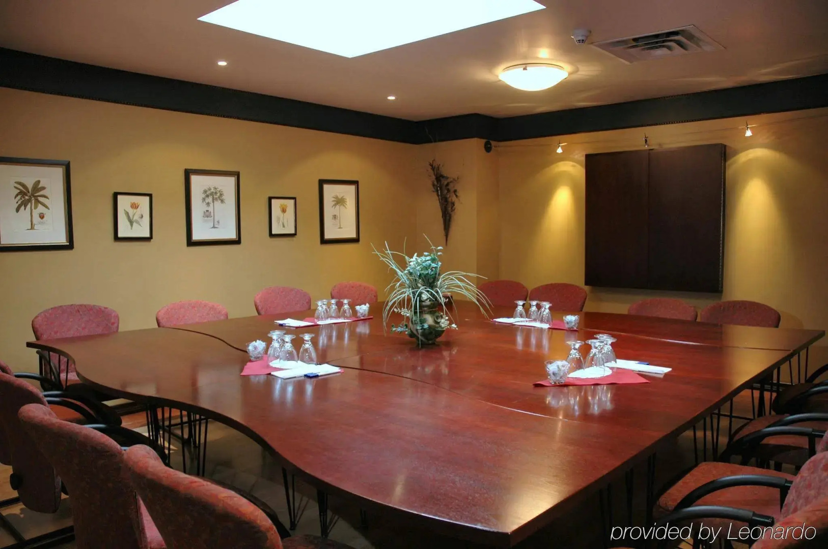 Holiday Inn Express & Suites Charlottetown by IHG