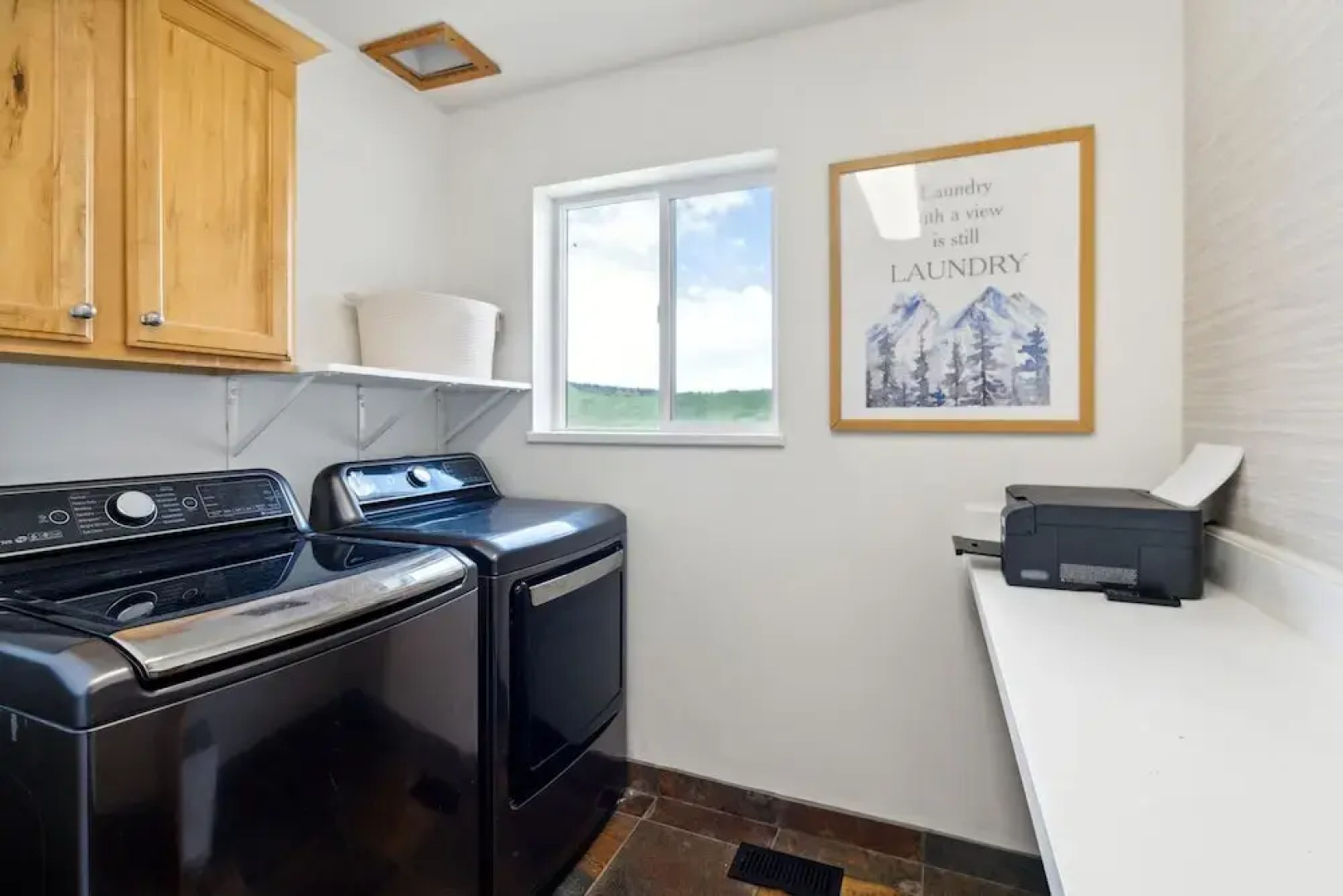 Tranquil Mountain Retreat Scenic Views & Hot Tub 4 Bedroom Home by RedAwning