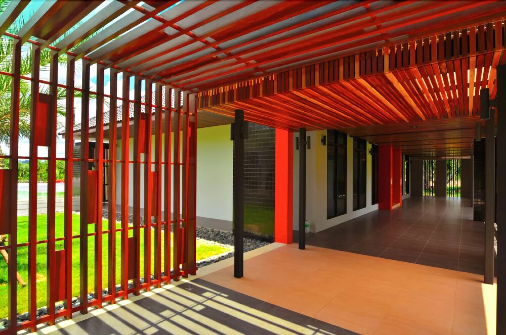 Lakeside Chalet by Mida