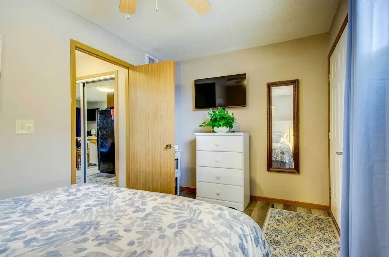 Village of Four Seasons Condo w/ Lake Access