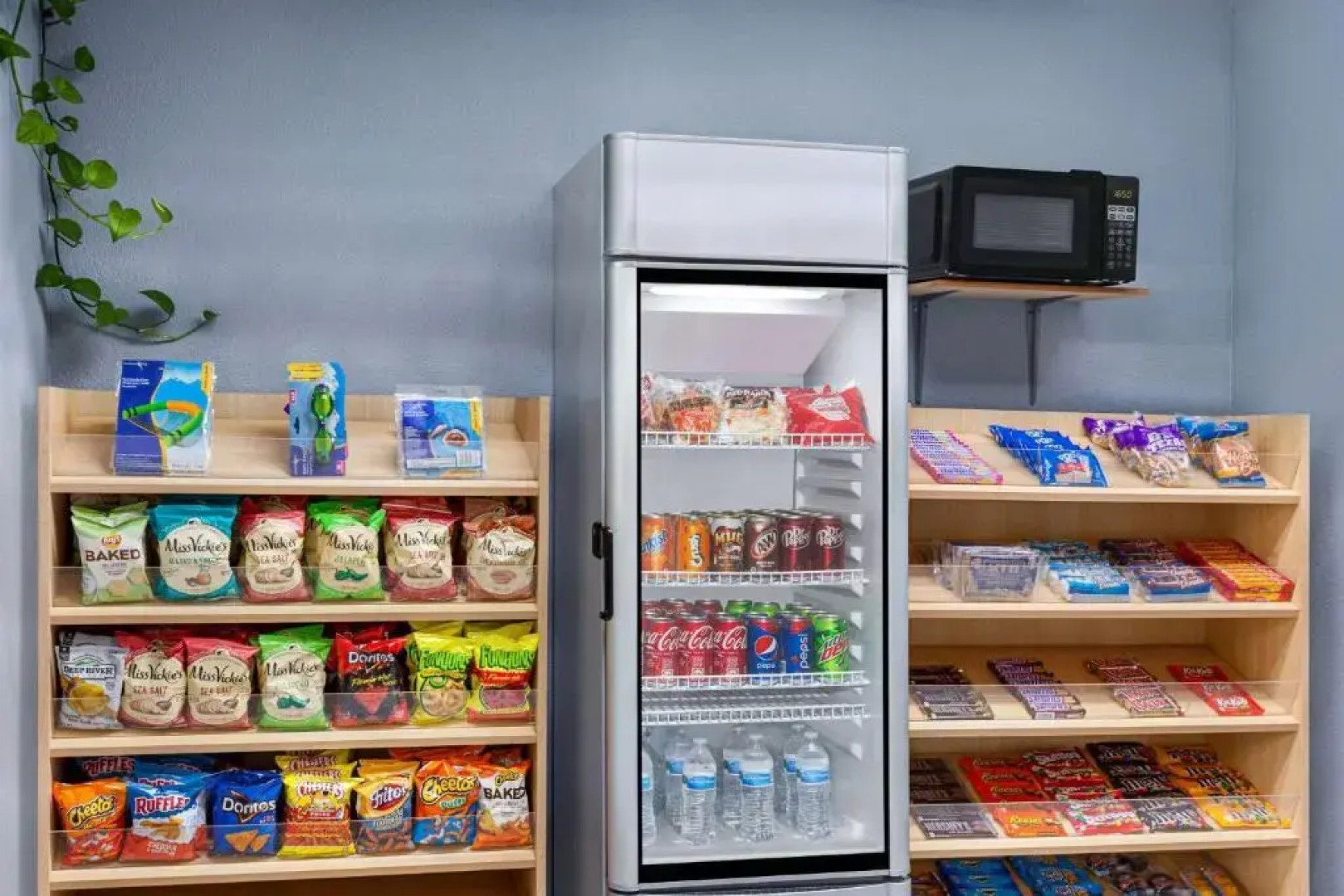 Super 8 by Wyndham Lenexa Overland Park/Mall Area