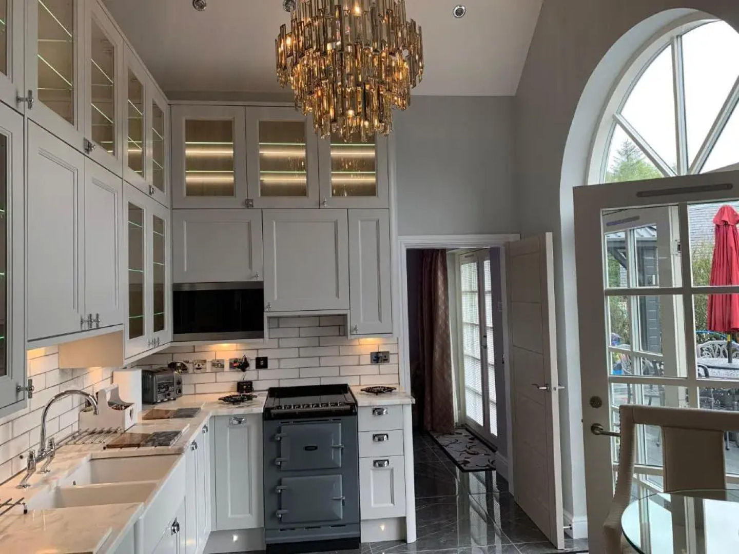 Little Fox Lodge Hideaway Glencoe - 5 Star with Hot Tub overlooking Loch Linnhe