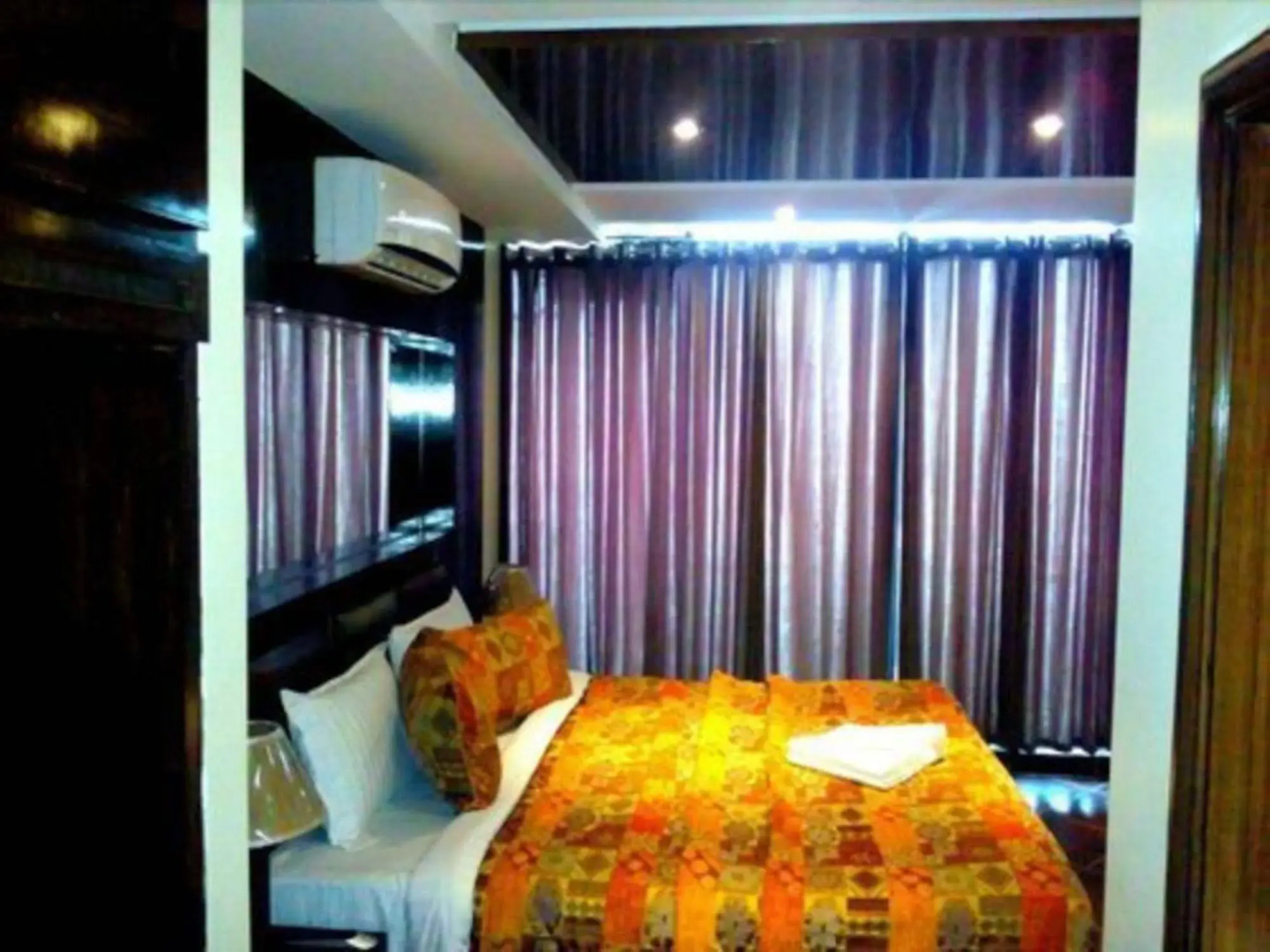 Bling Hotel International