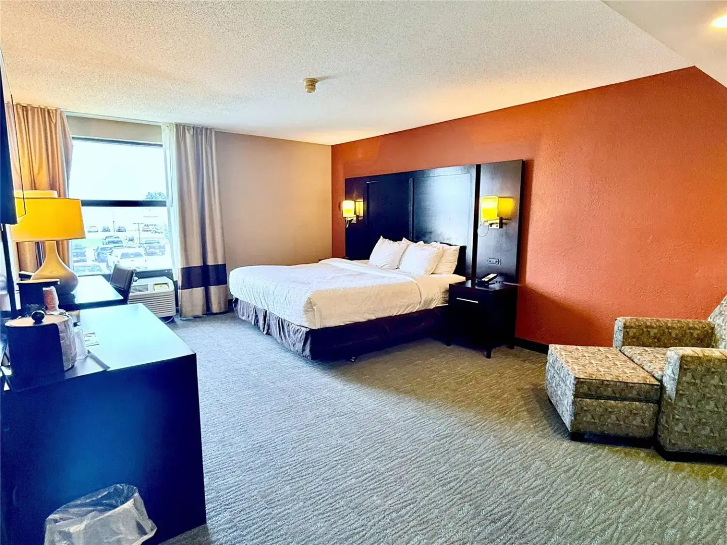 Clarion Inn & Suites Evansville Eastland Area