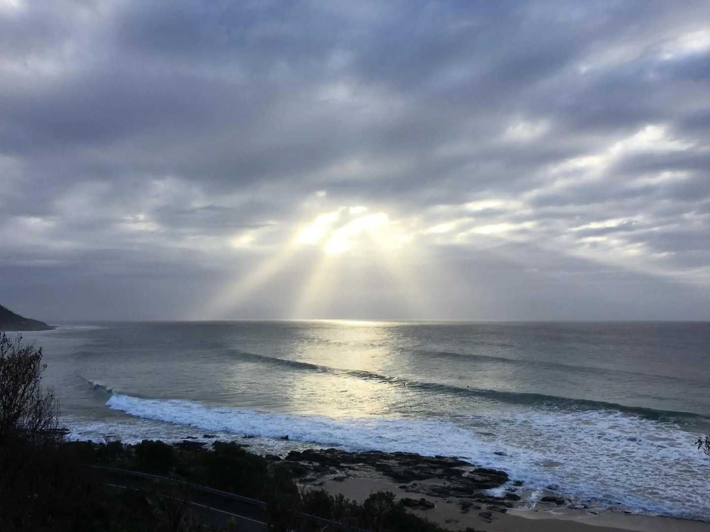 Y Vue - Beachside Apartment with Ocean Views