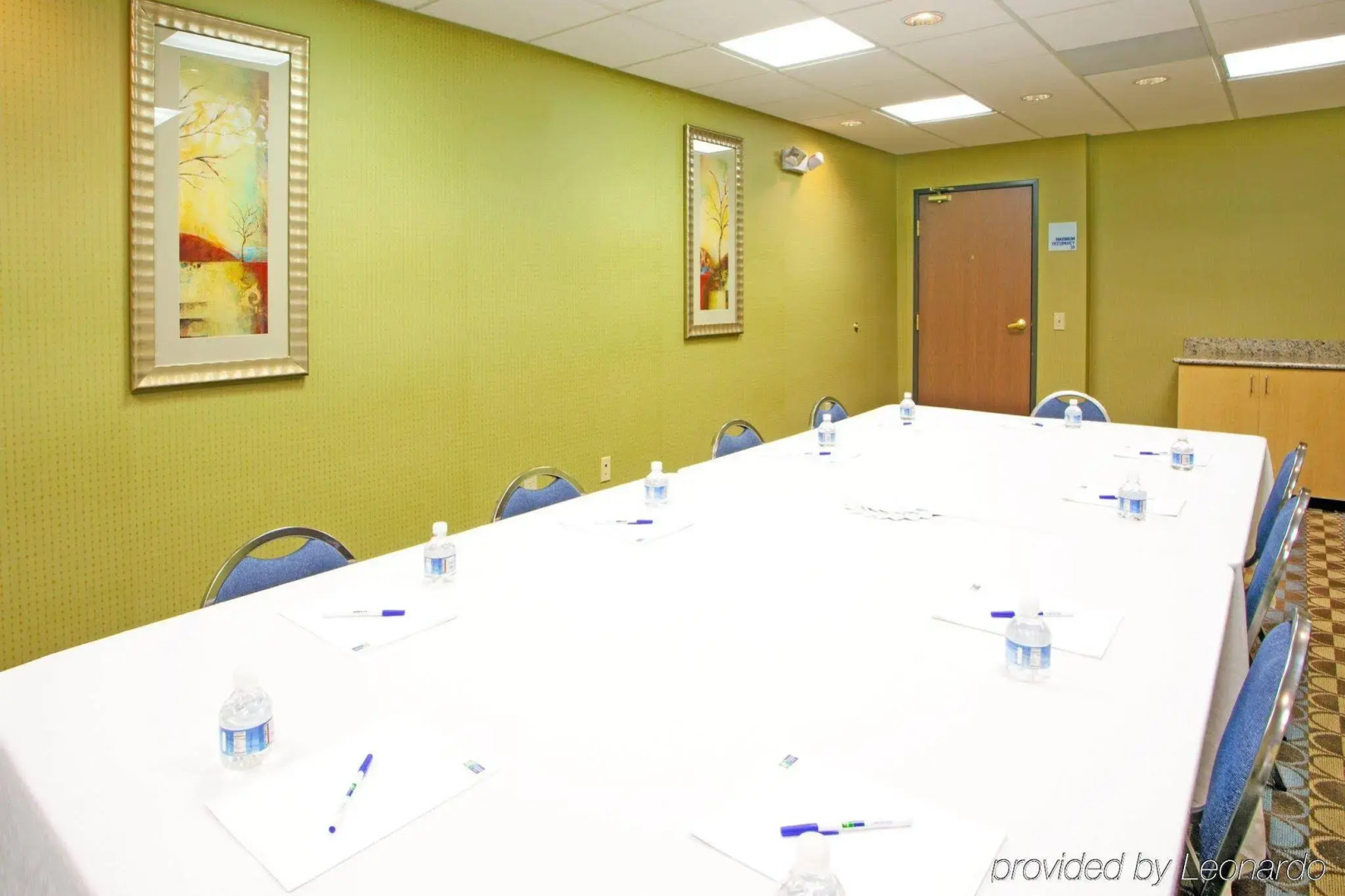 Holiday Inn Express & Suites - Thornburg, S. Fredericksburg by IHG