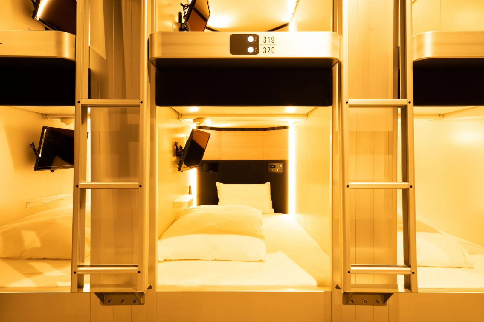 Global Cabin Yokohama Chukagai