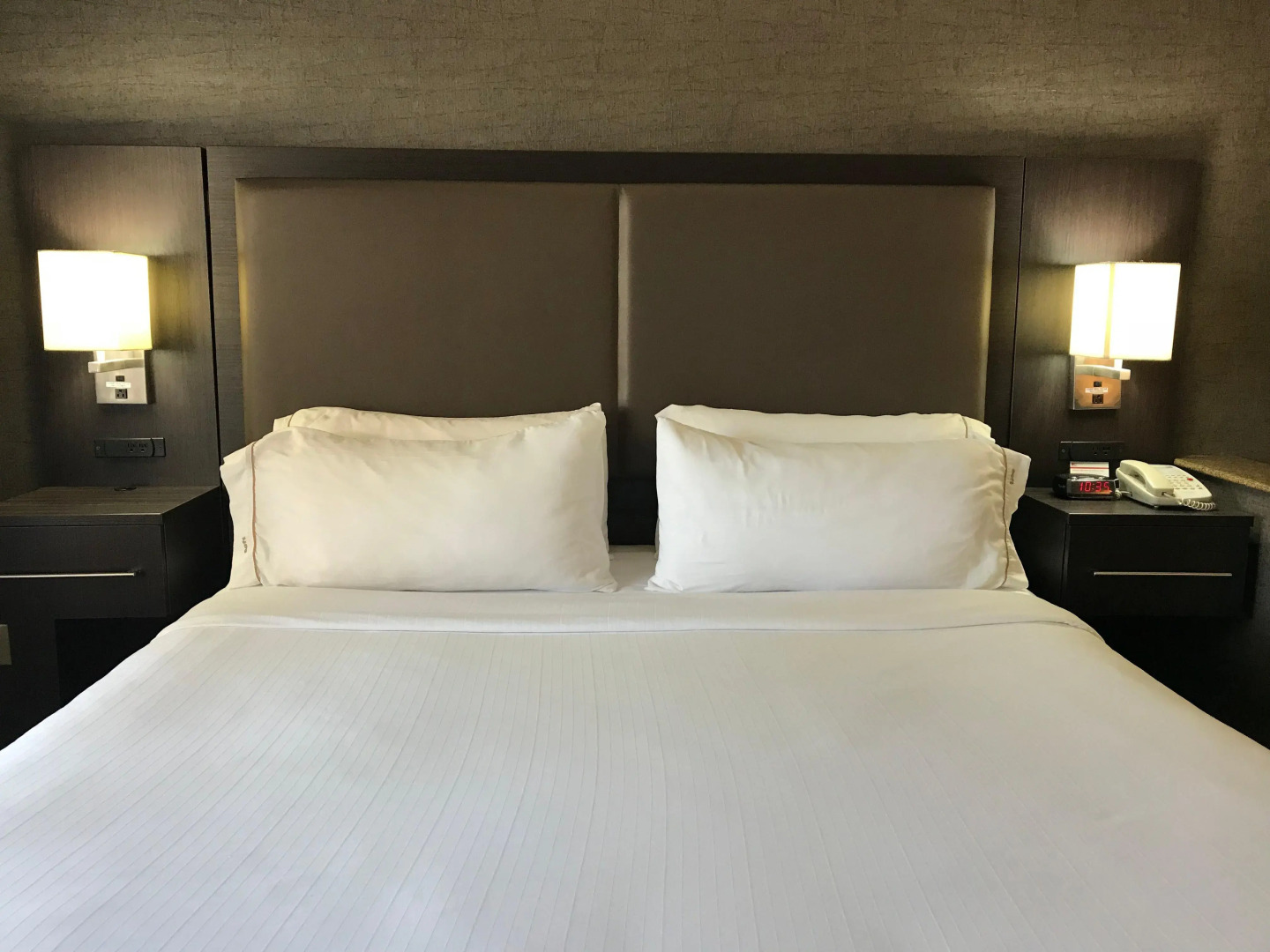Holiday Inn Express Hotel & Suites Barstow-Outlet Center by IHG