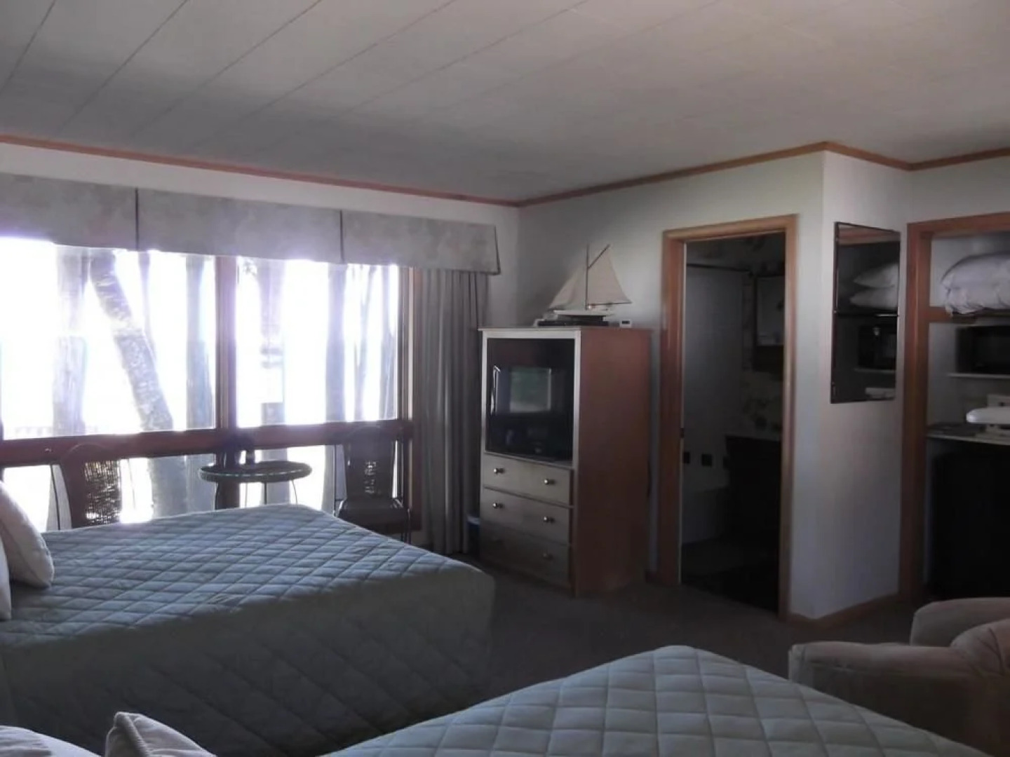 Square Rigger Harbor Motel