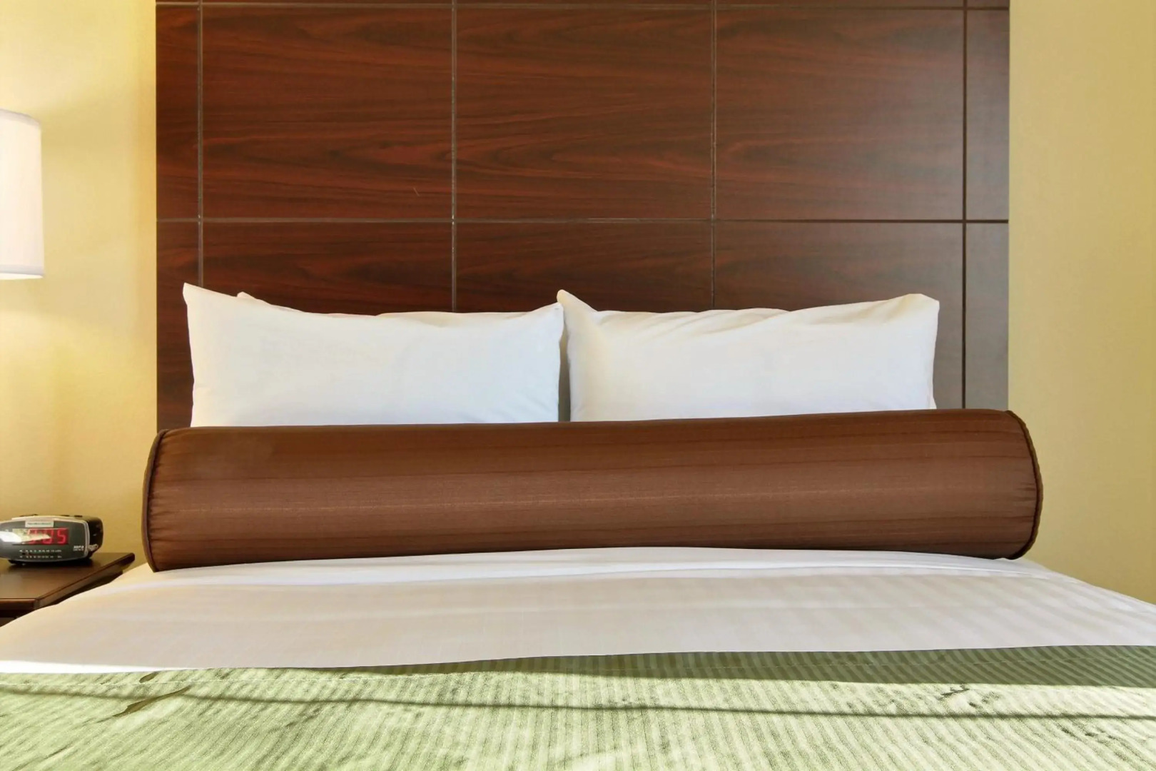 Cobblestone Hotel & Suites - McCook