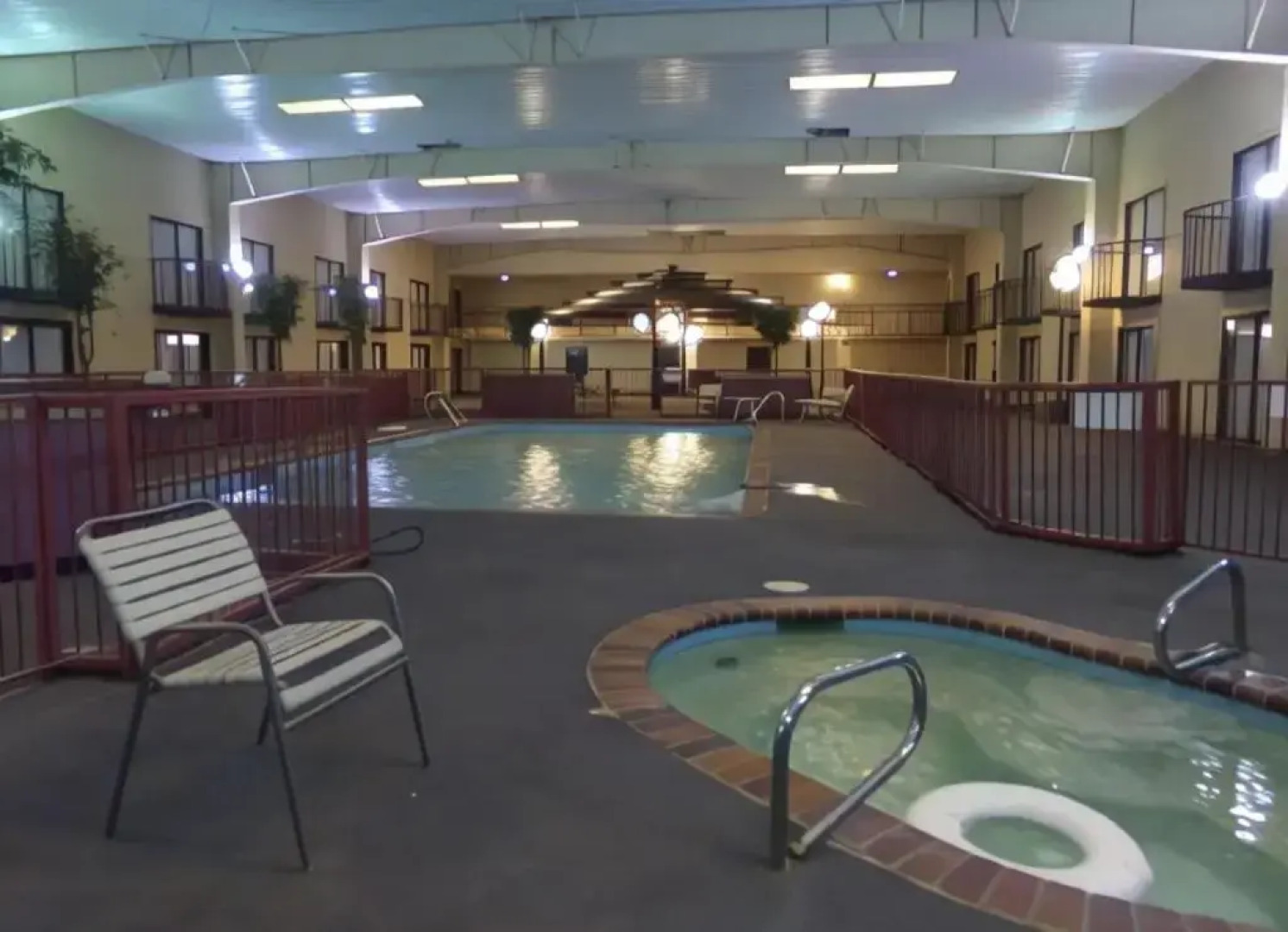 Super 8 by Wyndham Altus