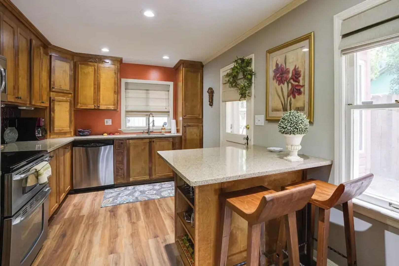 Mt Dora Garden Cottage w/ Patios, Walk to Downtown