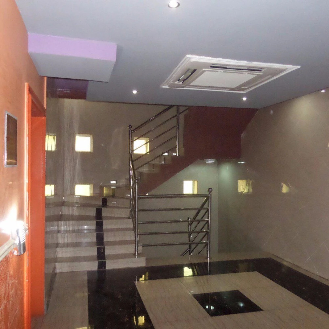 Max Royal Hotel & Suites