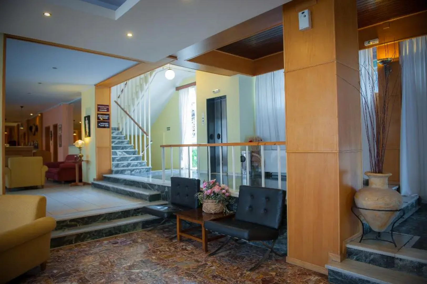 Neda Hotel