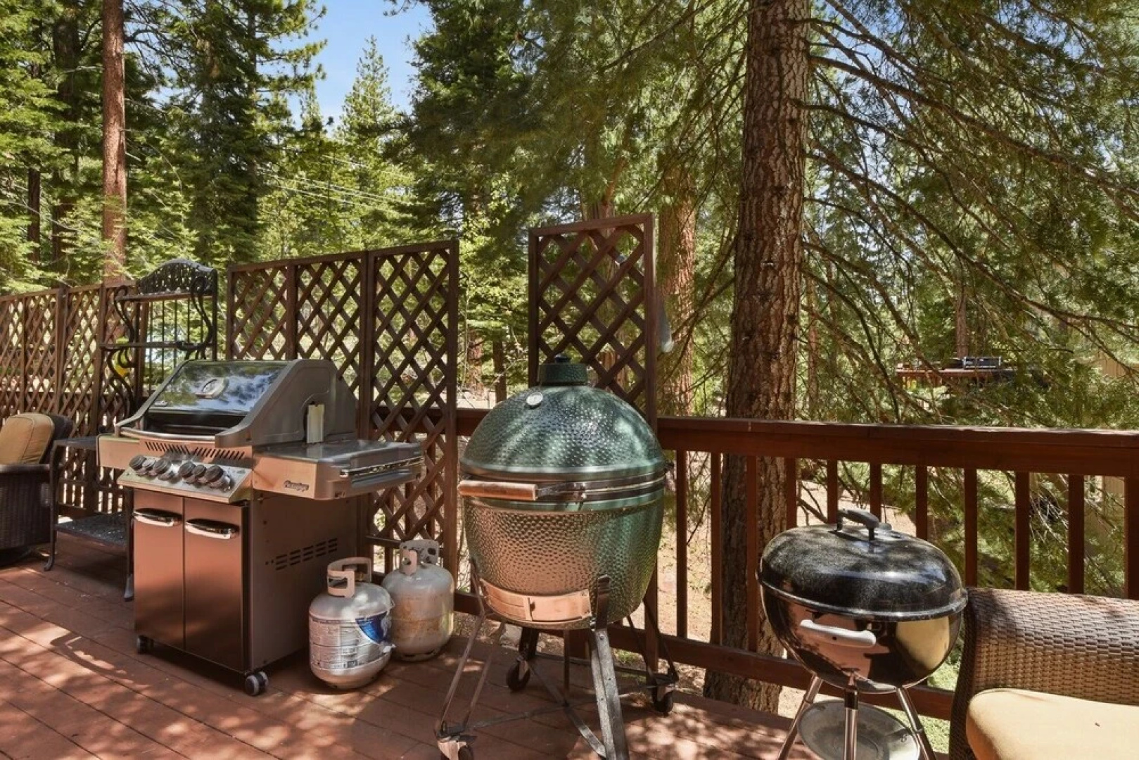 Canterbury Luxury Chalet - Hot Tub, Backs To Forest 3 Bedroom Home by Redawning
