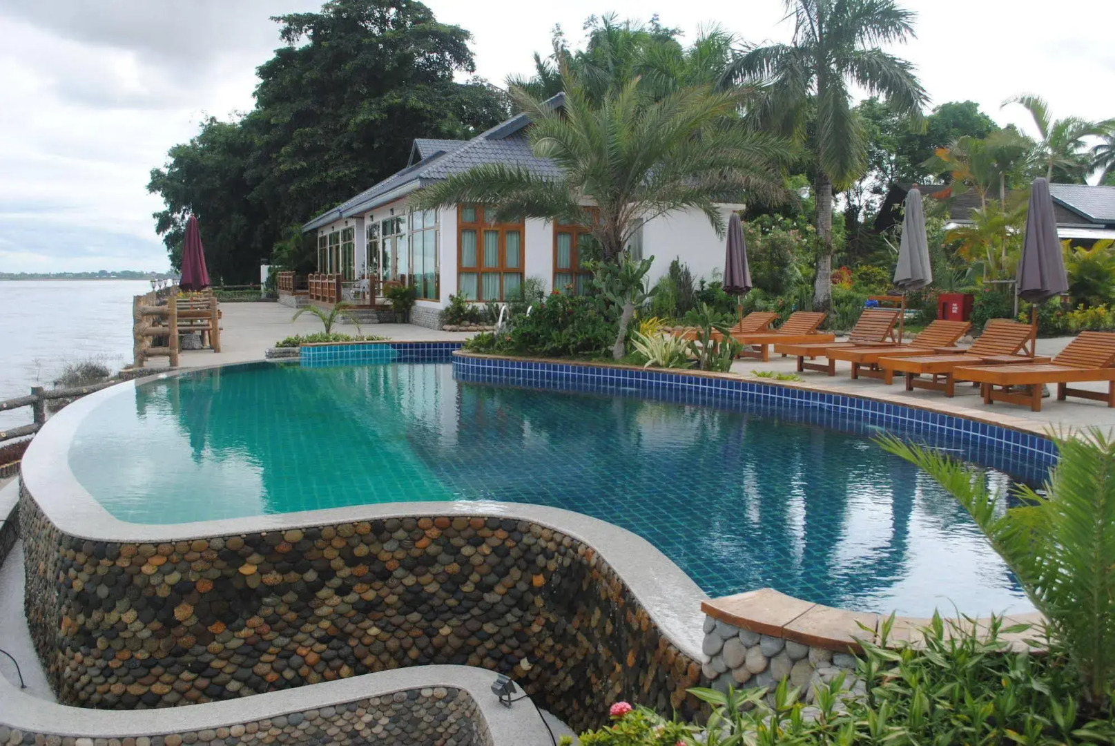 Myitkyina Plam Spring Resort Hotel