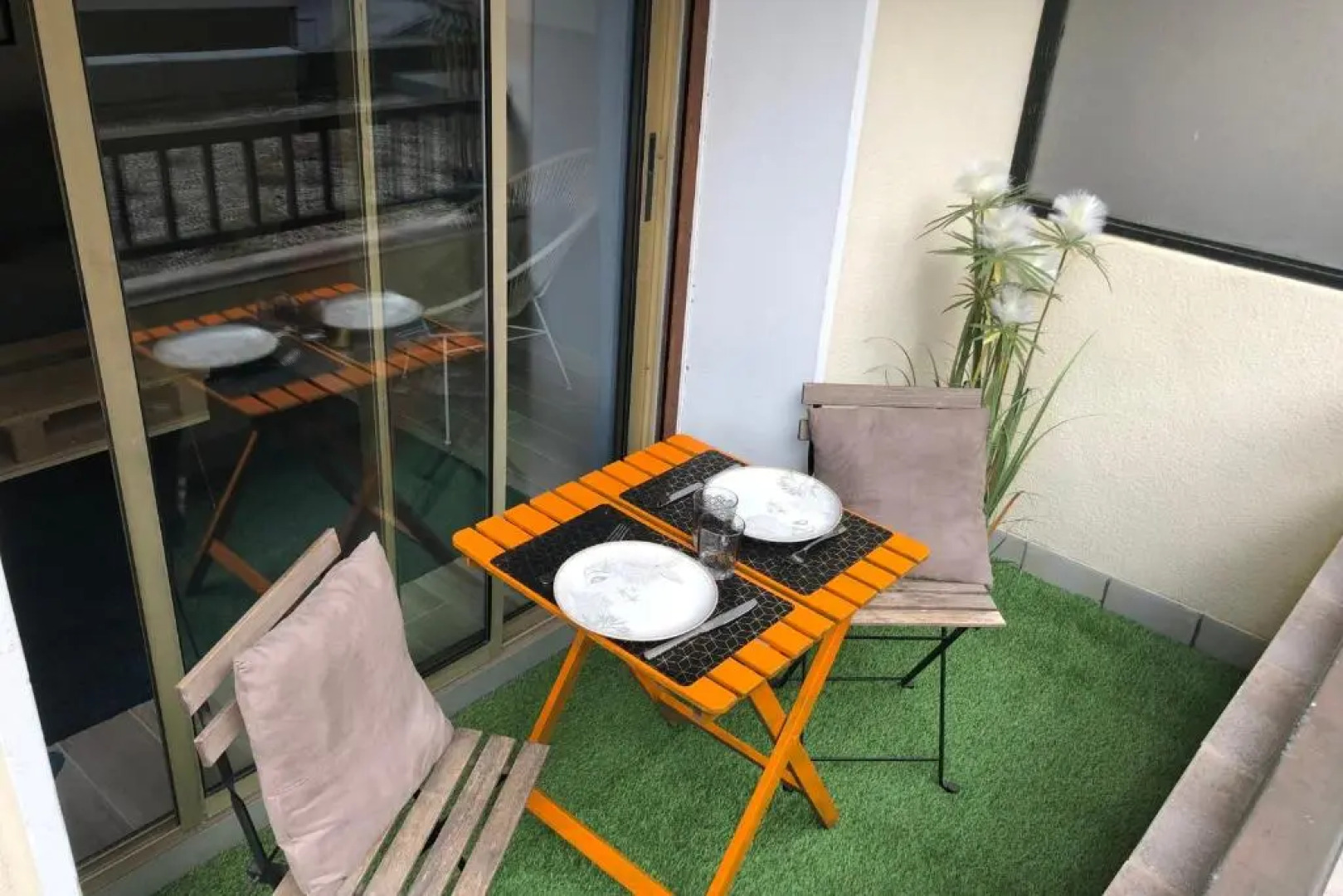 Appart moderne 1ch terrasse sur canal Lac à 400m