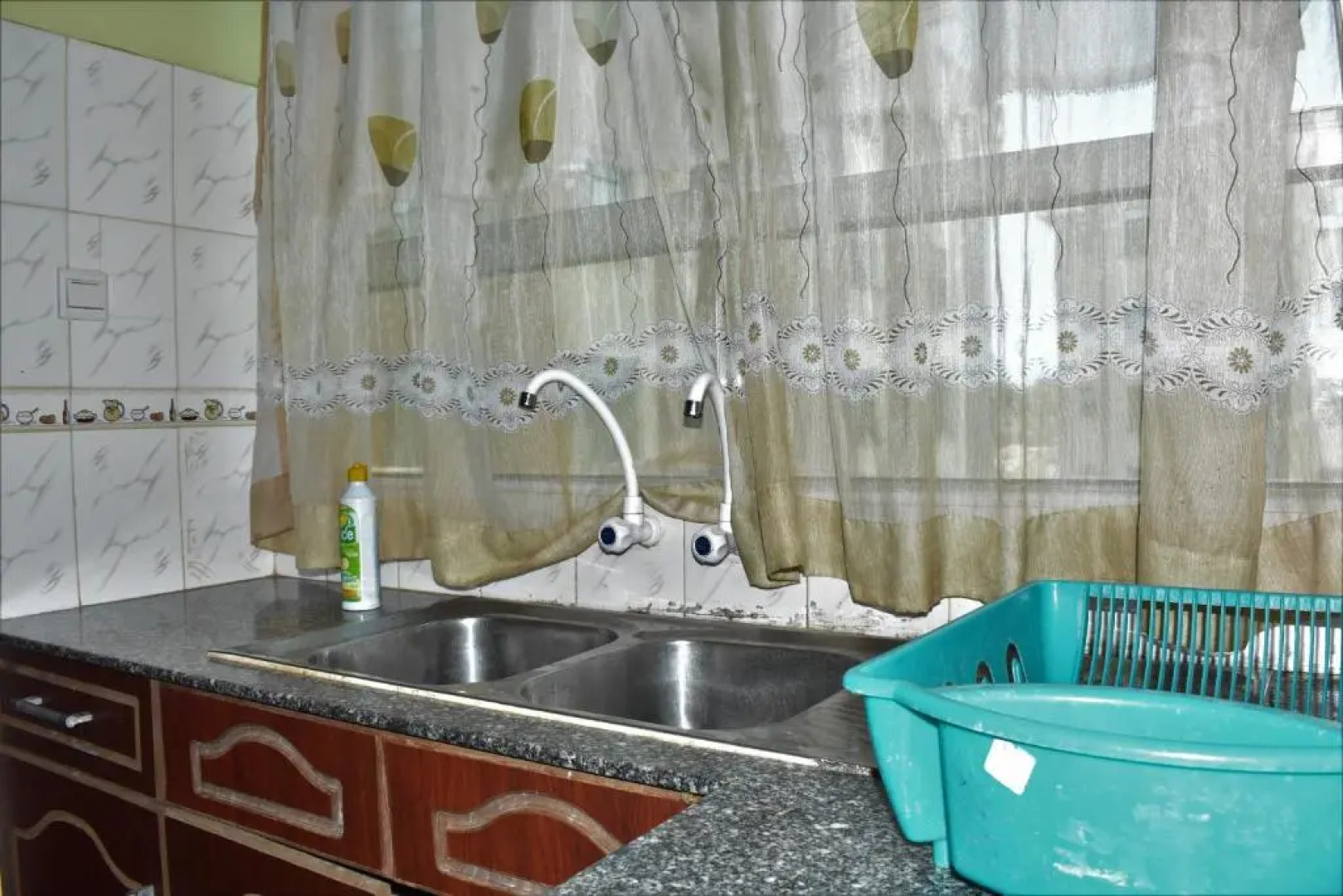 Sunset Apartments S6