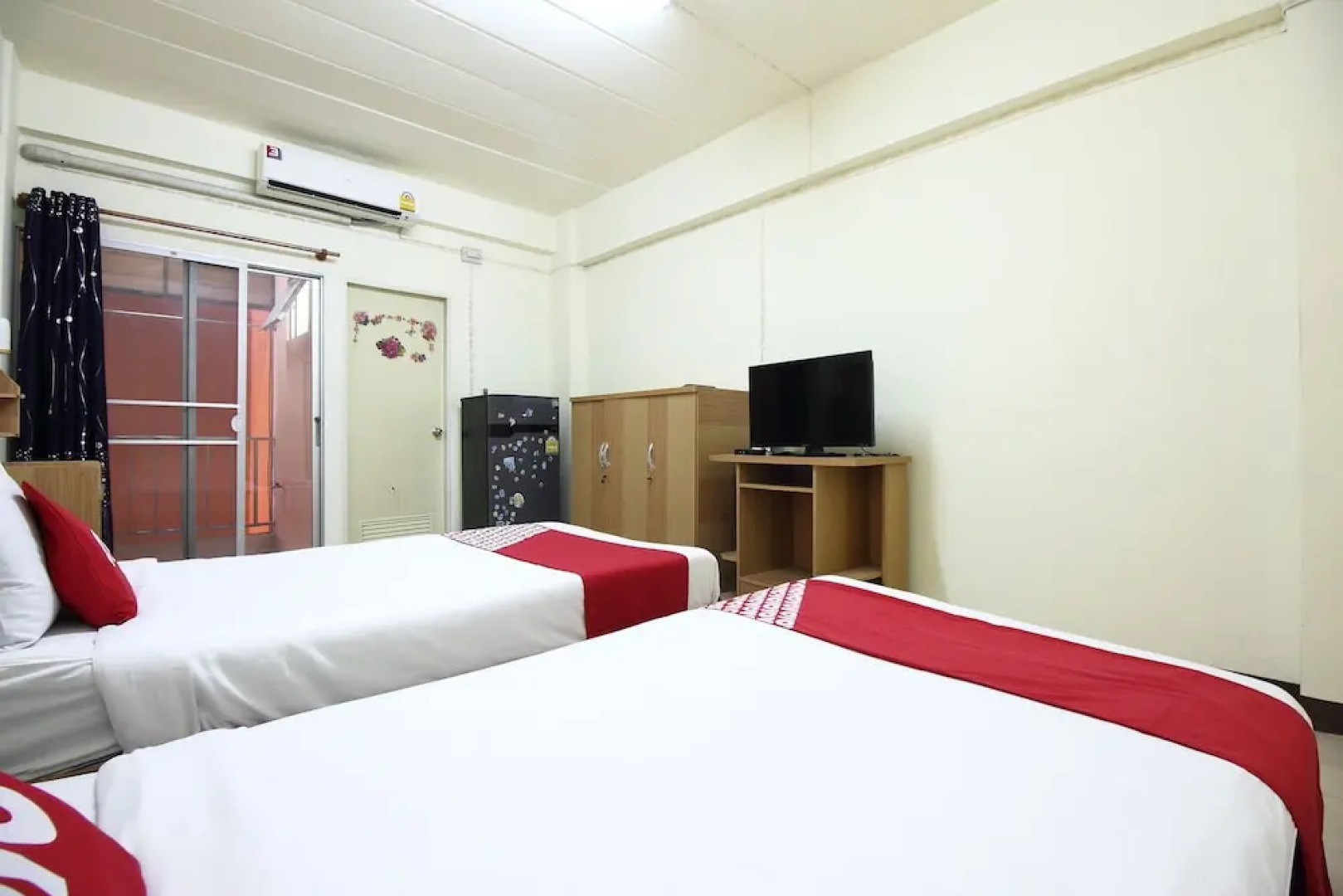 Oyo 492 Yuyuen Mansion