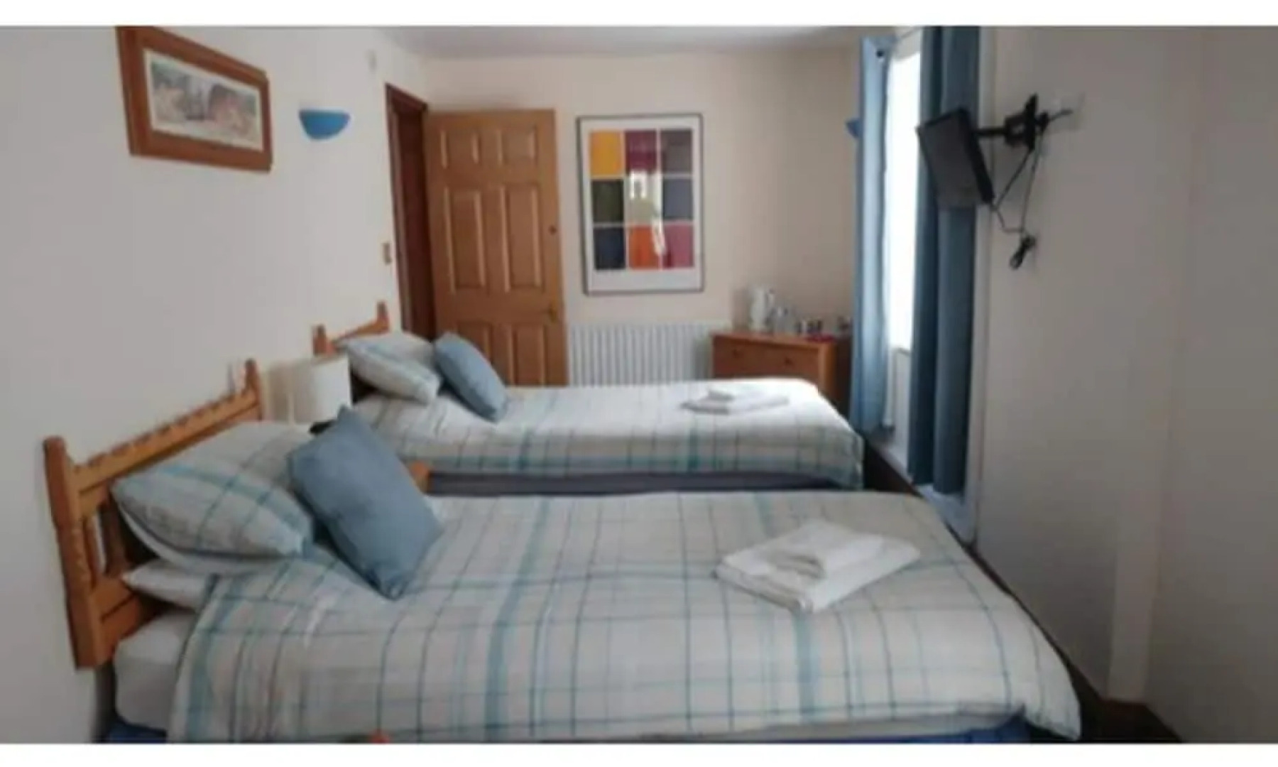 The Three Horseshoes - Inn