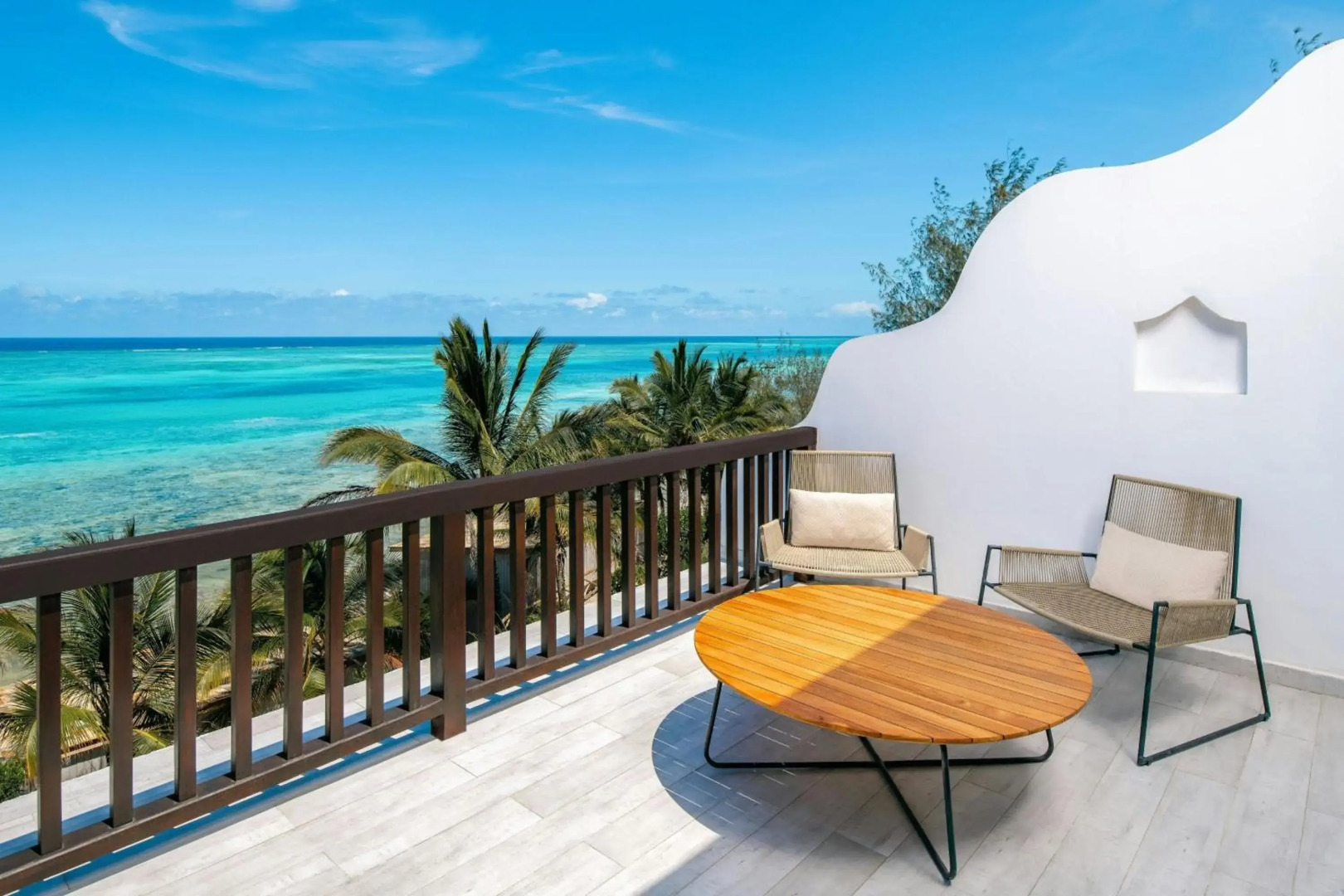 Le Mersenne Zanzibar, Autograph Collection