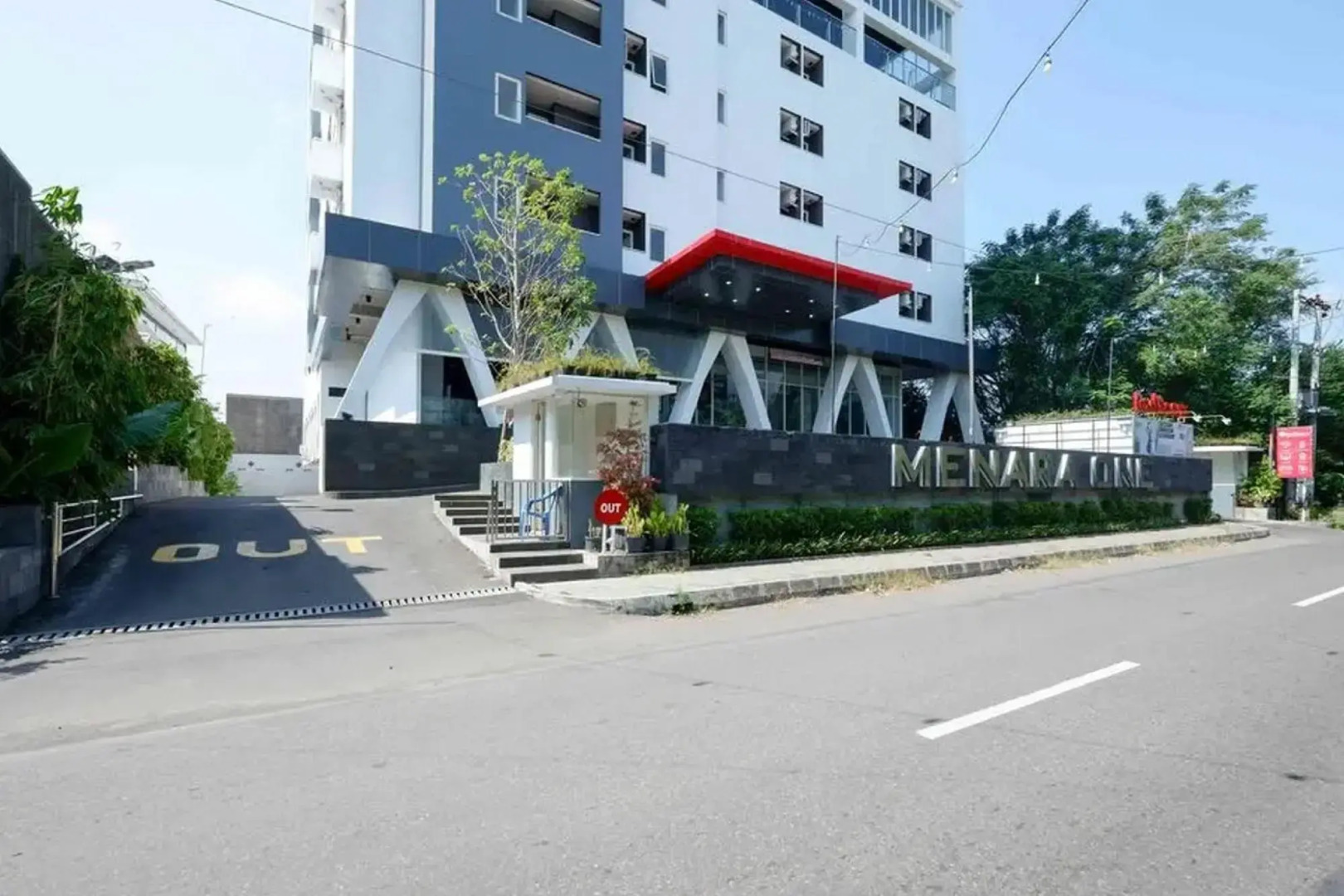 RedDoorz Apartment near Exit Toll Colomadu